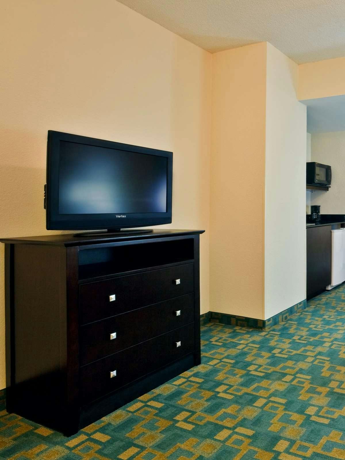 Hotel Holiday Inn Express Brentwood photo 2