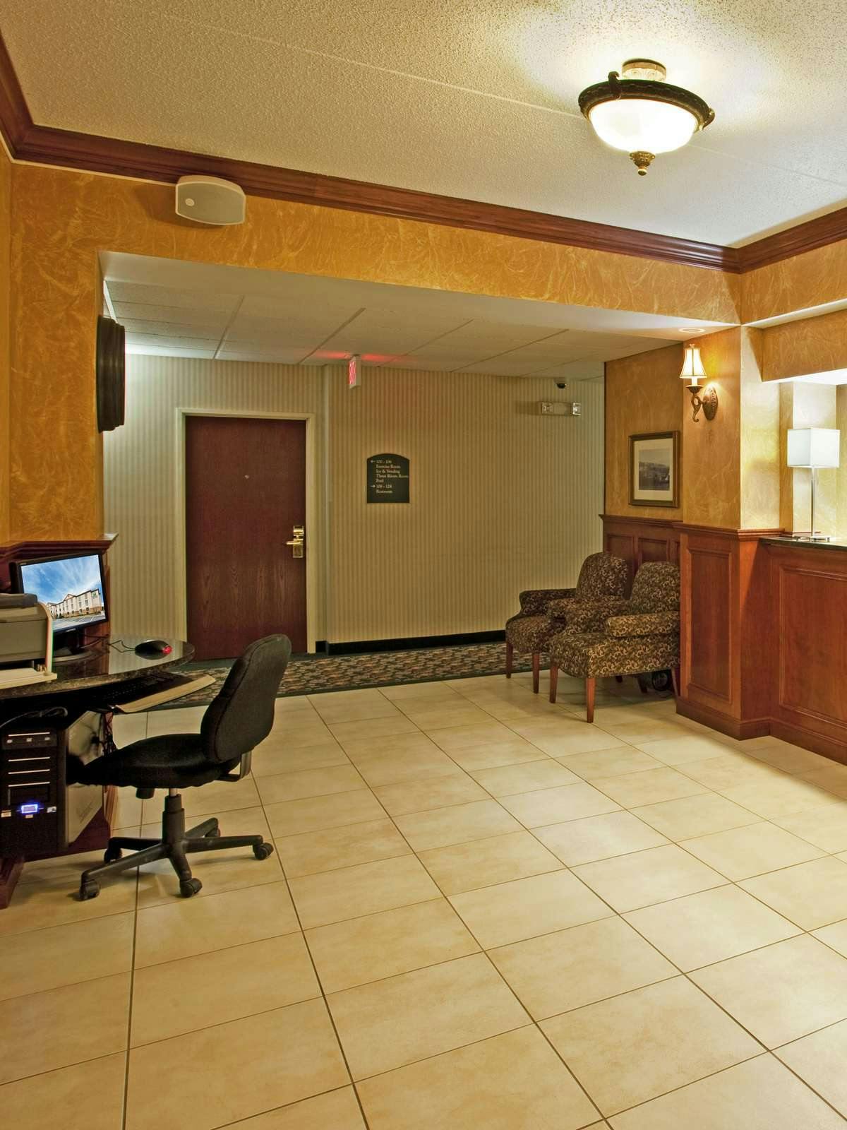 Hotel Holiday Inn Express Bridgeville photo 2
