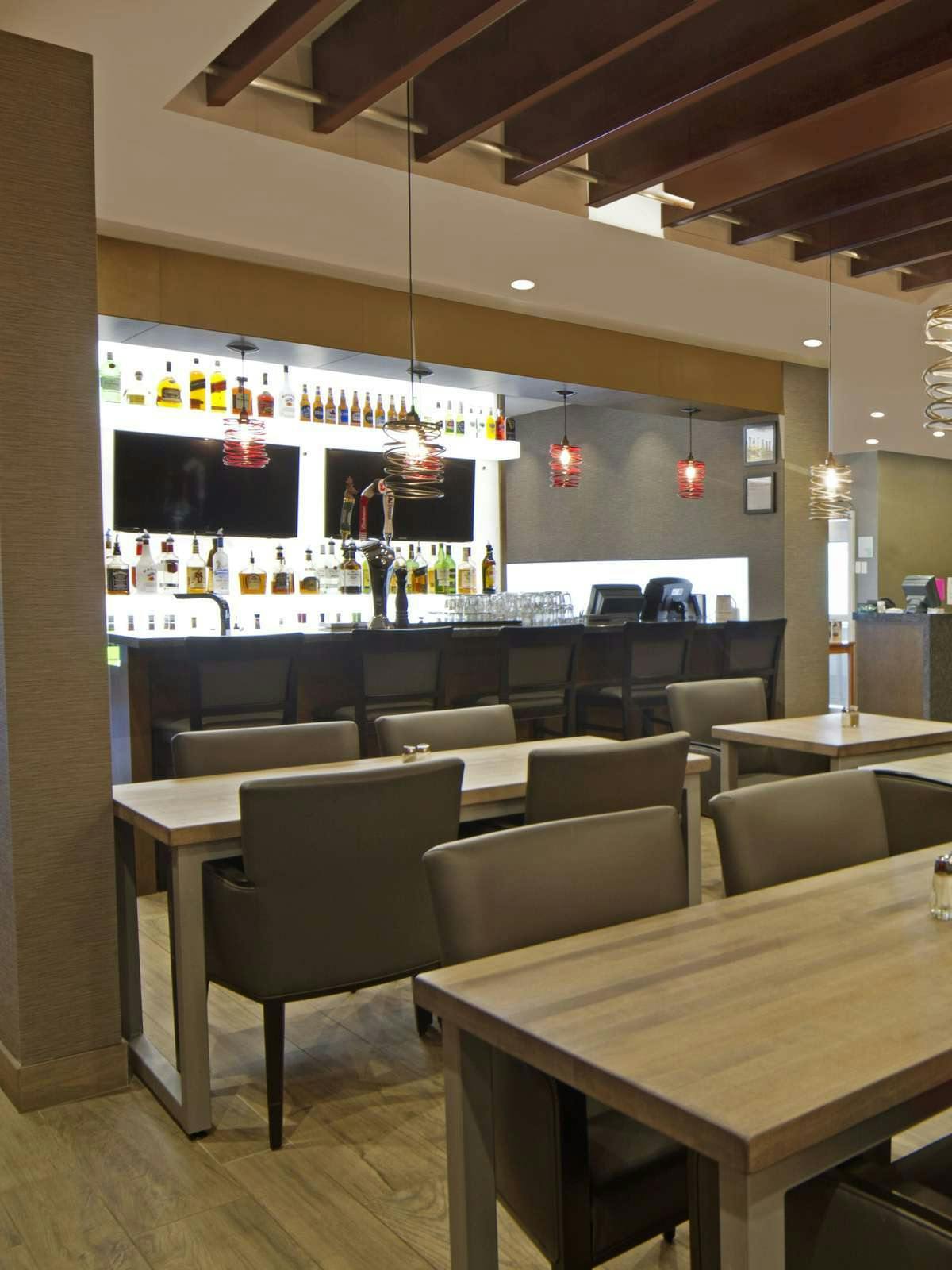 Hotel Holiday Inn Calgary Airport photo 5