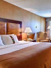 Hotel Holiday Inn Calgary Airport photo 1