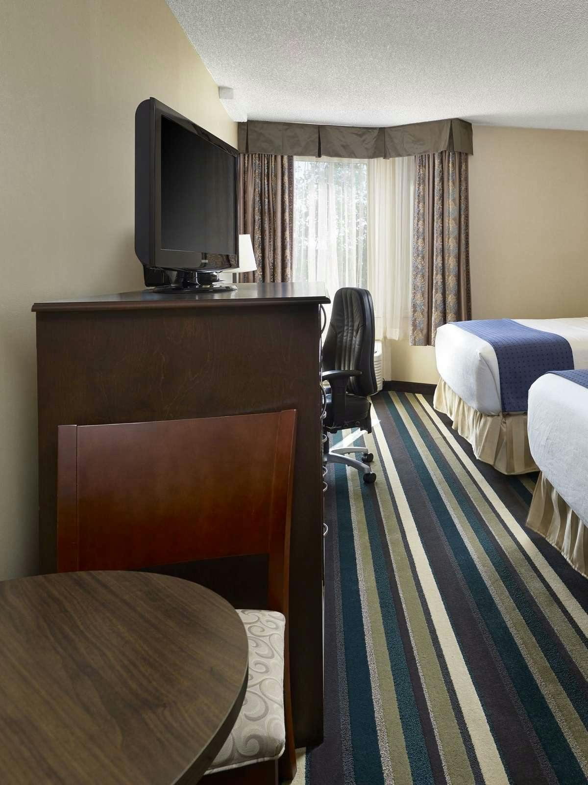 Hotel Holiday Inn Conference Center Edmonton South photo 2