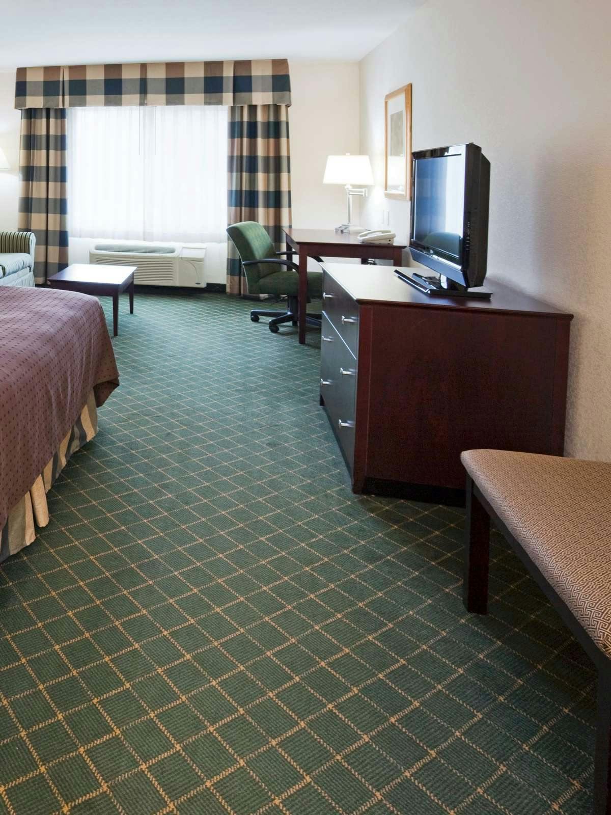 Hotel Holiday Inn Conference Center Marshfield photo 2