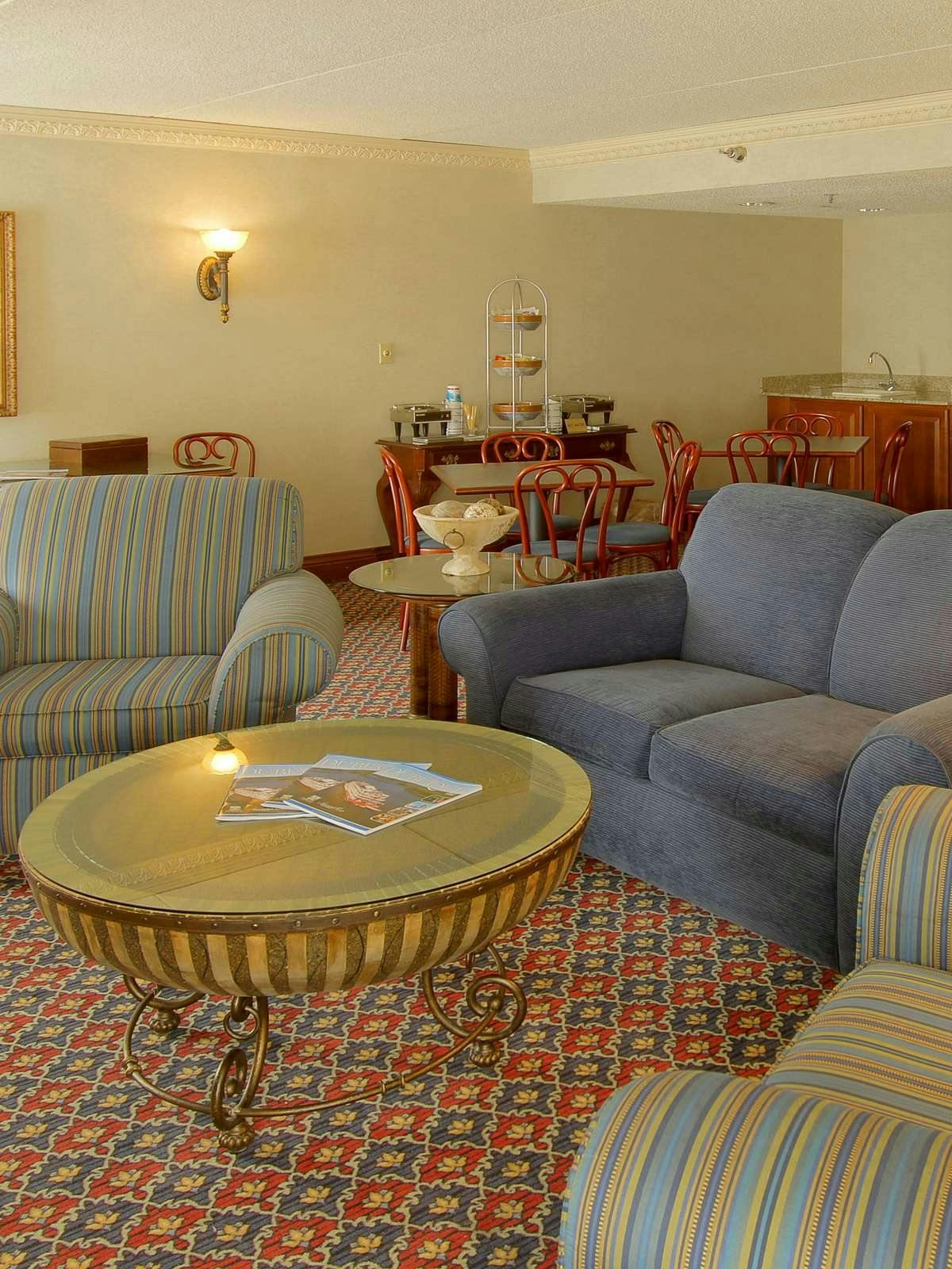 Hotel Holiday Inn Dubuque photo 3