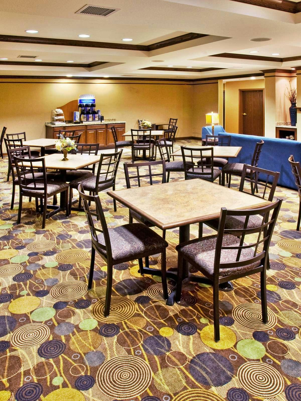 Hotel Holiday Inn Express Hotel & Suites Dubuque West photo 5