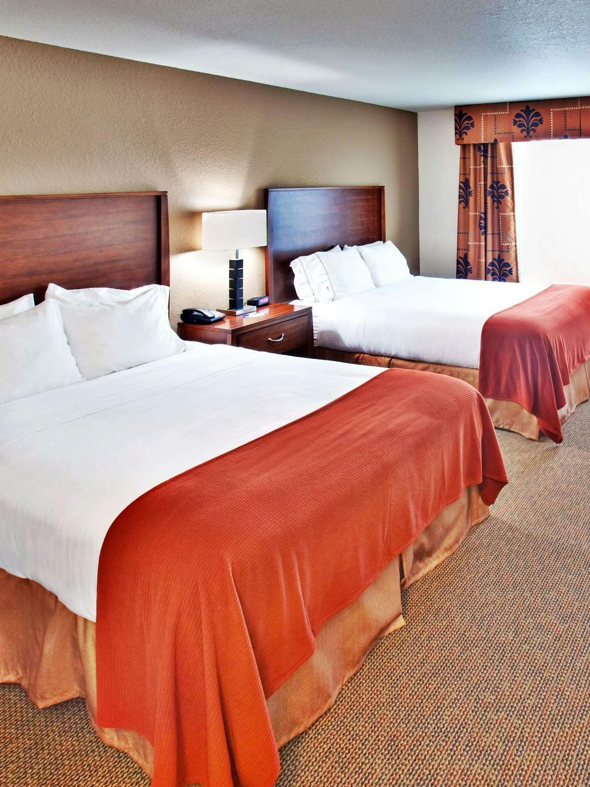 Hotel Holiday Inn Express Hotel & Suites Dubuque West photo 1