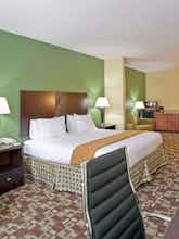 Hotel Holiday Inn Express Hotel & Suites Dumas photo 1