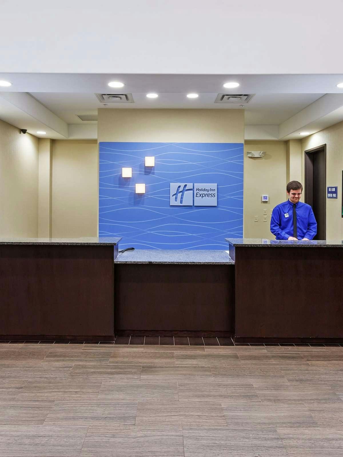 Hotel Holiday Inn Express Hotel & Suites Duncan photo 2