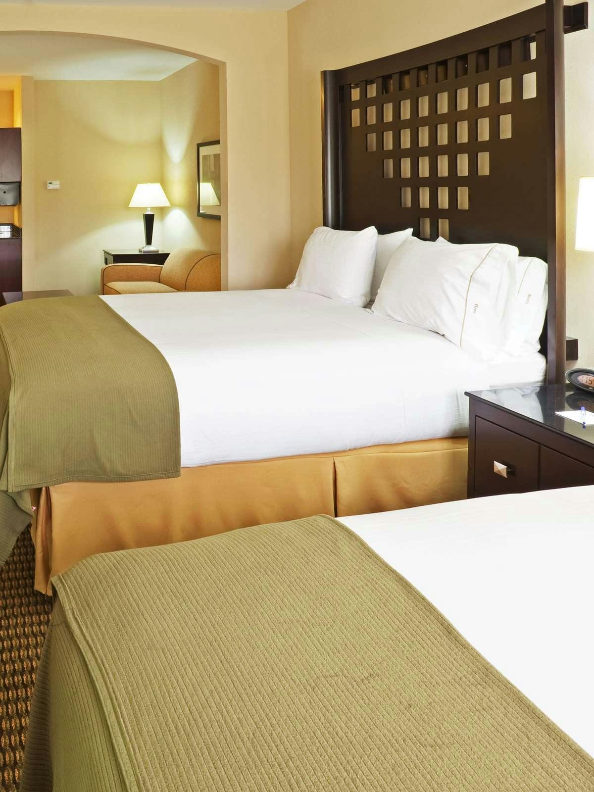 Hotel Holiday Inn Express Hotel & Suites Durant photo 1