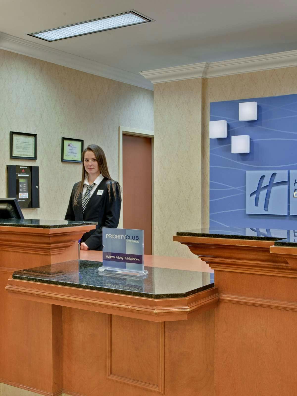 Hotel Holiday Inn Express Hotel & Suites Airdrie Calgary North photo 5