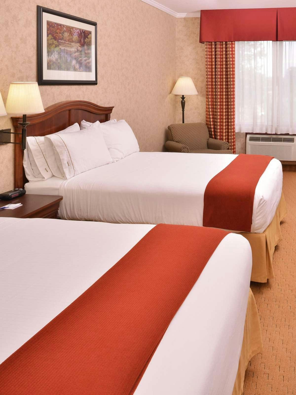 Hotel Holiday Inn Express Hotel & Suites Albany photo 1