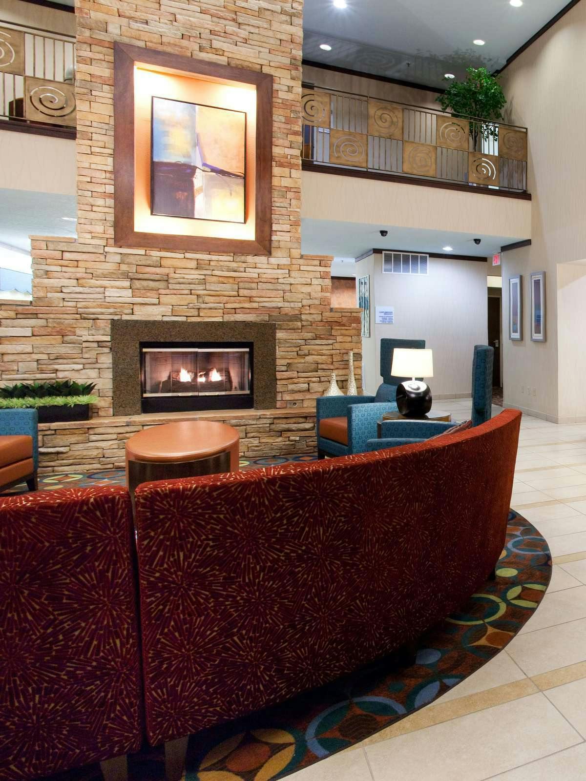 Hotel Holiday Inn Express Hotel & Suites Albuquerque Balloon Fiesta Park photo 3