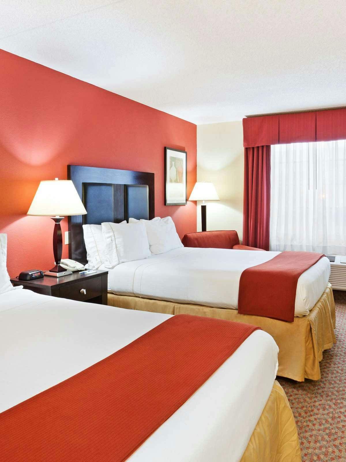 Hotel Holiday Inn Express Hotel & Suites Alcoa photo 1