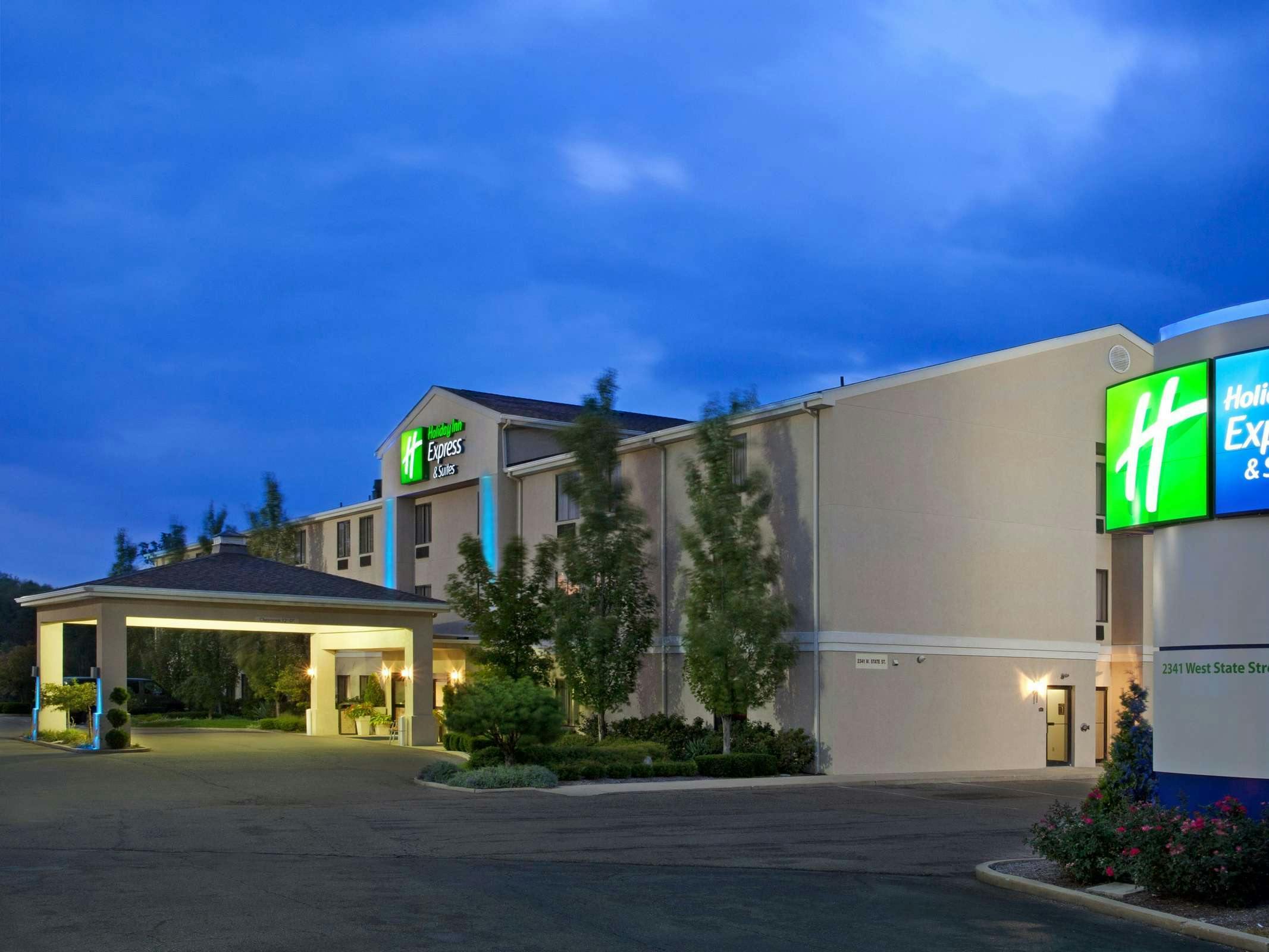 Holiday Inn Express Hotel & Suites Alliance