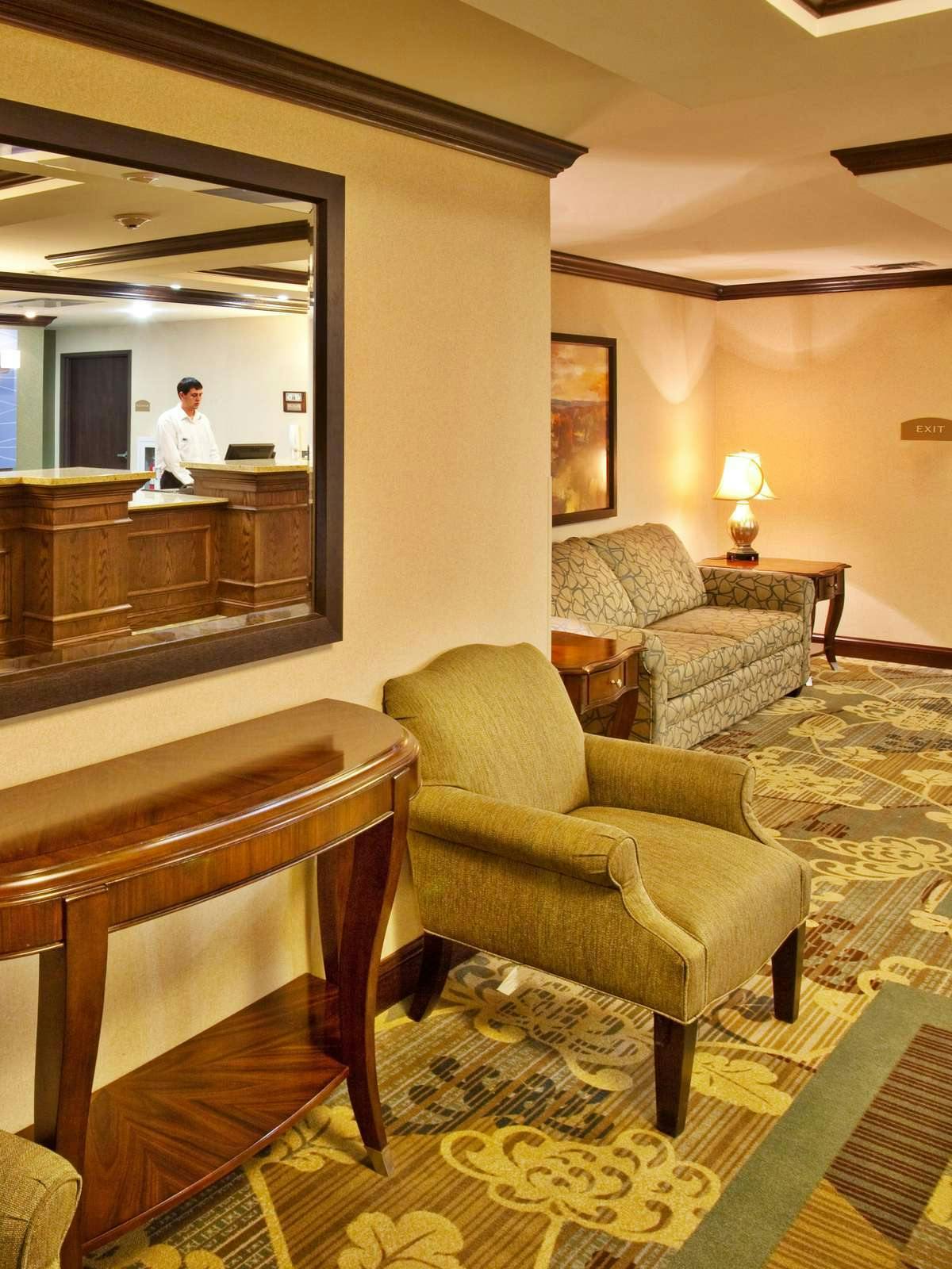 Hotel Holiday Inn Express Hotel & Suites Altoona photo 3