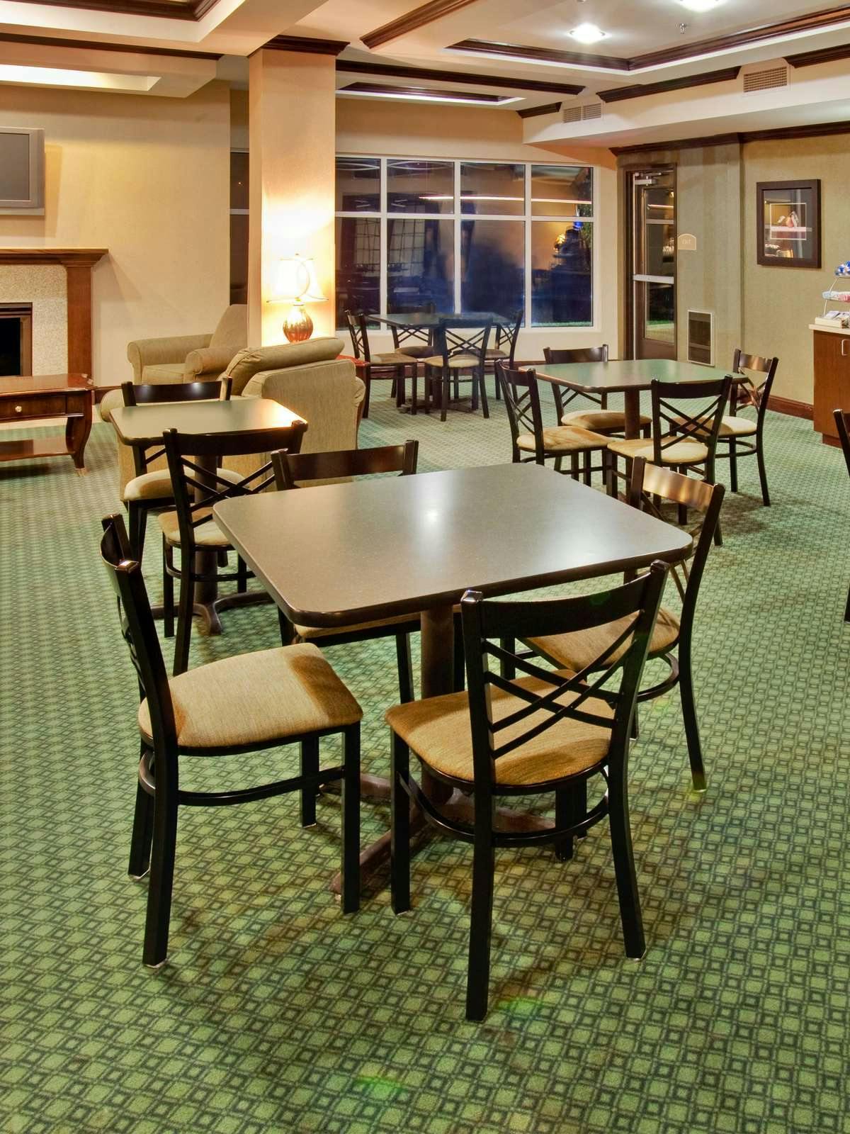 Hotel Holiday Inn Express Hotel & Suites Altoona photo 5