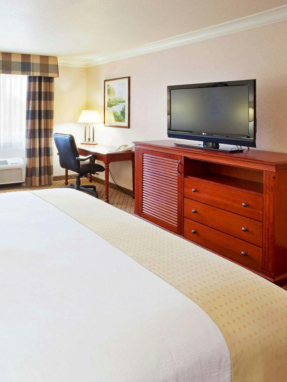 Hotel Holiday Inn Auburn photo 2