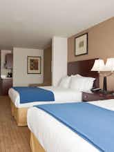 Hotel Holiday Inn Express Hotel & Suites Antigo photo 1