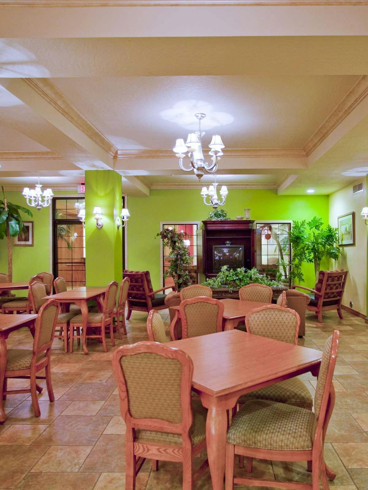 Hotel Holiday Inn Express Hotel & Suites Hesperia photo 5