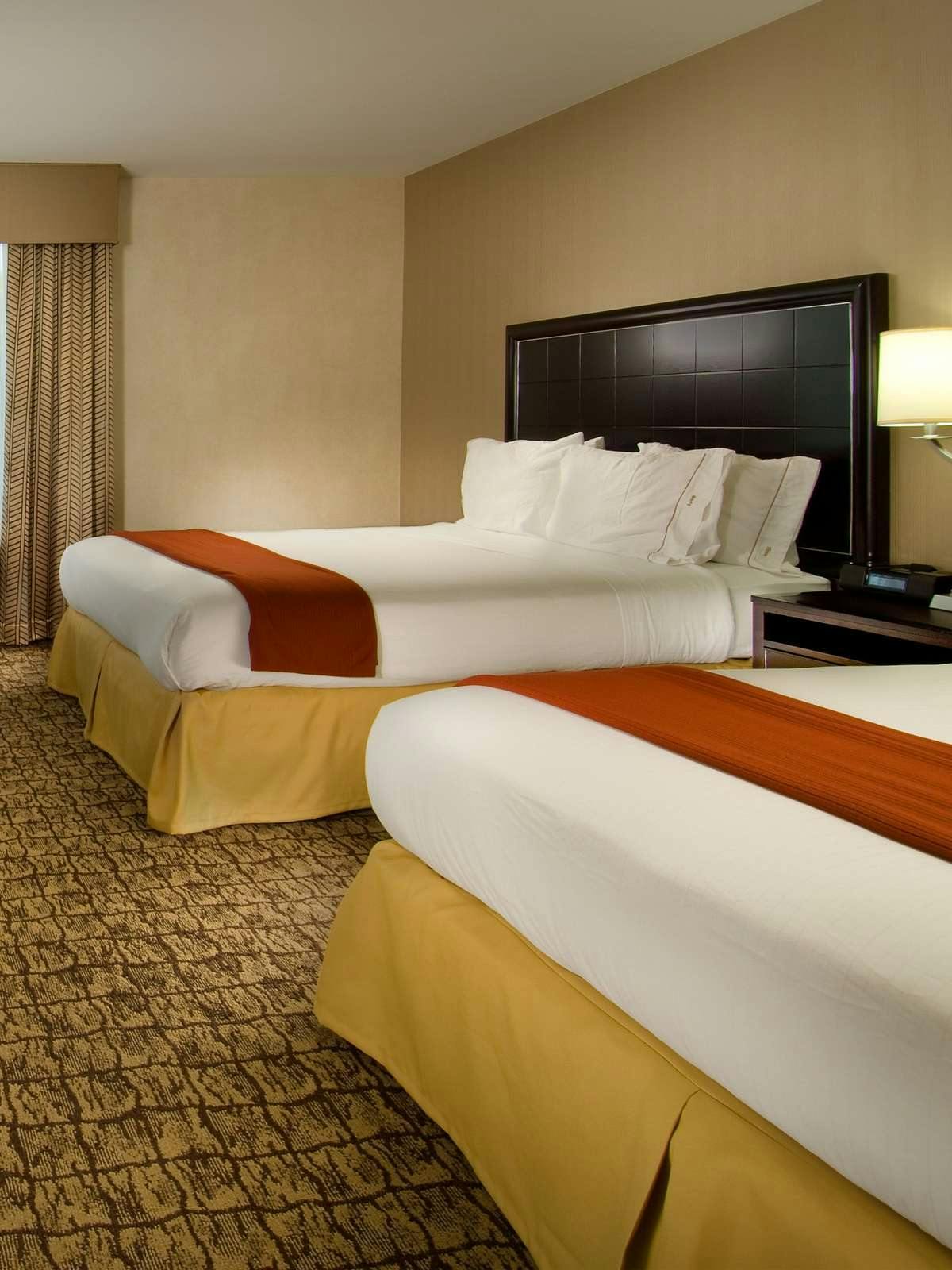 Hotel Holiday Inn Express & Suites Fort Belvoir photo 1