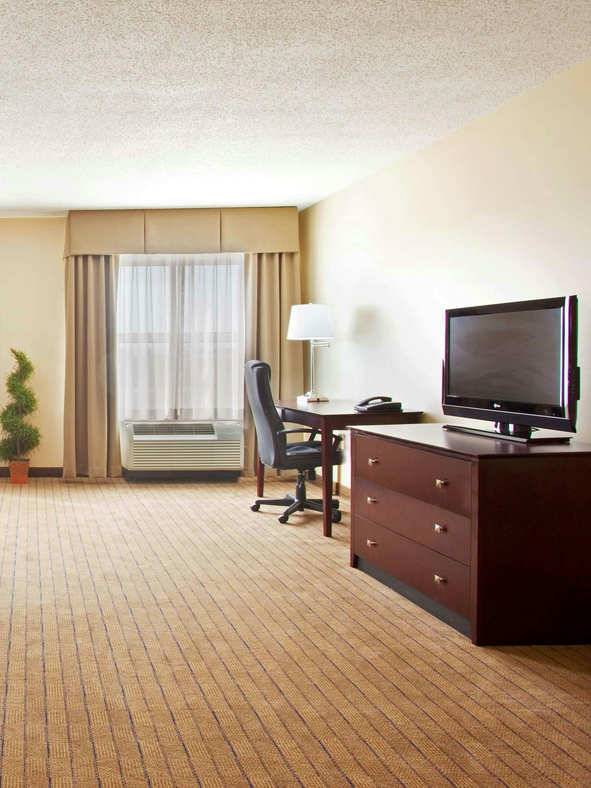 Hotel Holiday Inn Aurora North Naperville photo 2
