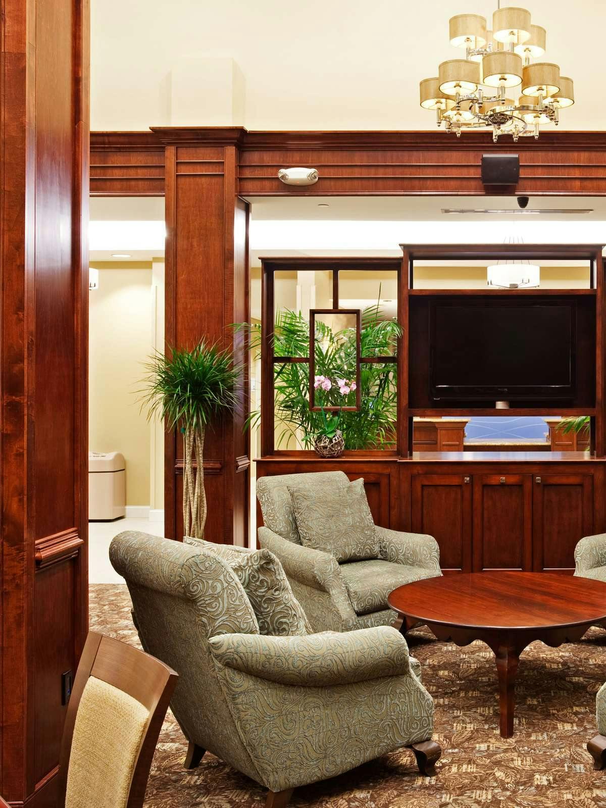 Hotel Holiday Inn Express & Suites Mt. Pleasant photo 4