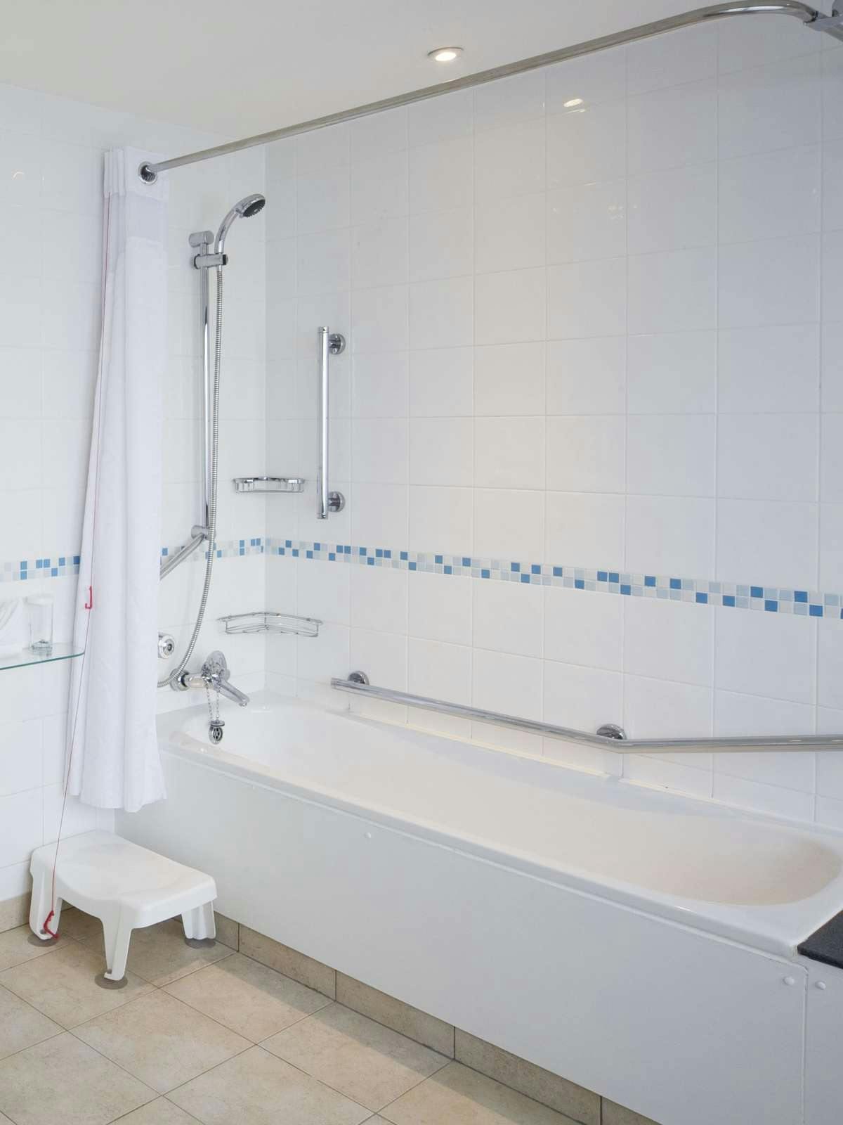 Hotel Holiday Inn Edinburgh City West photo 2