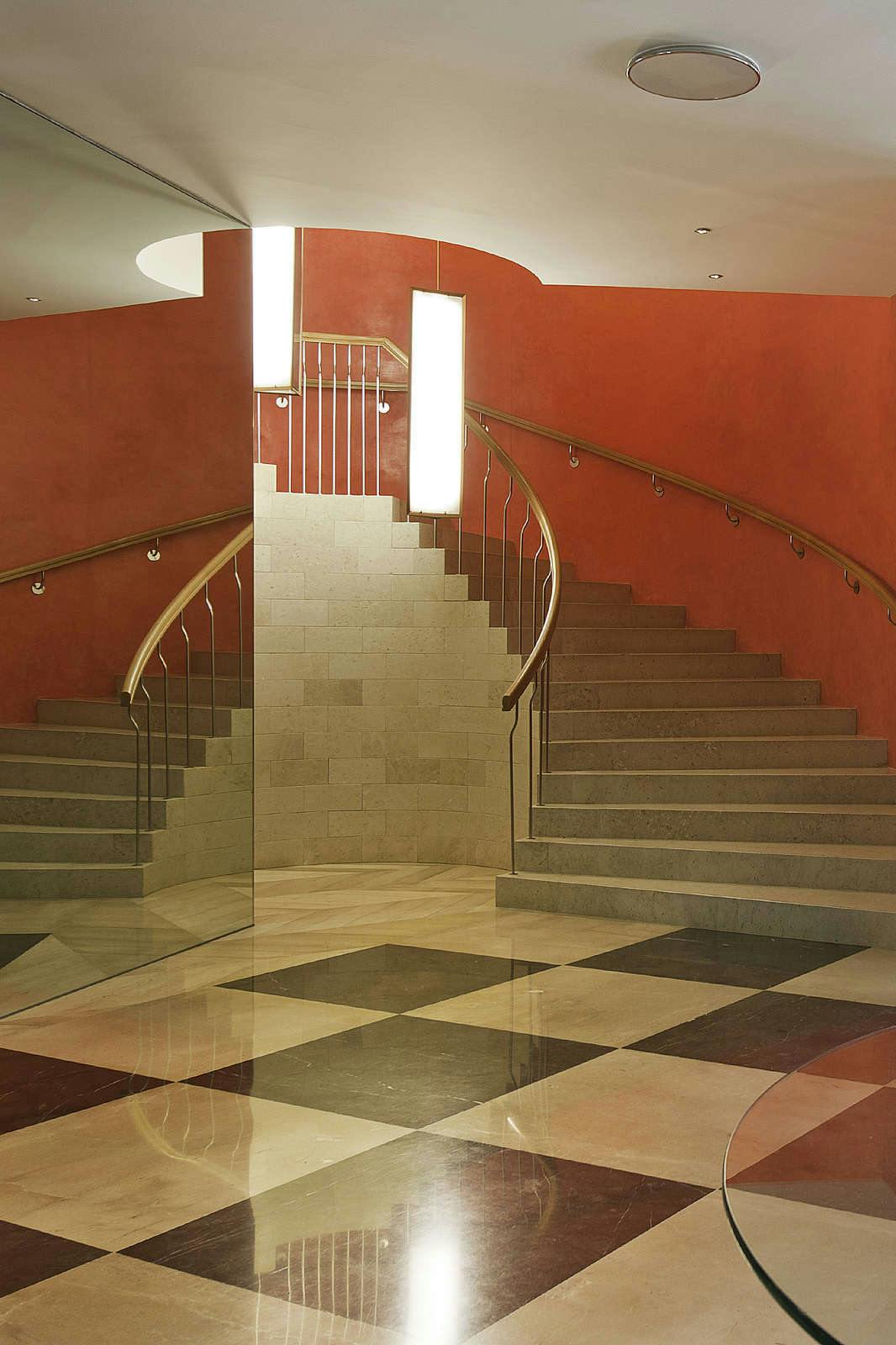 Hotel Reina Petronila photo 4