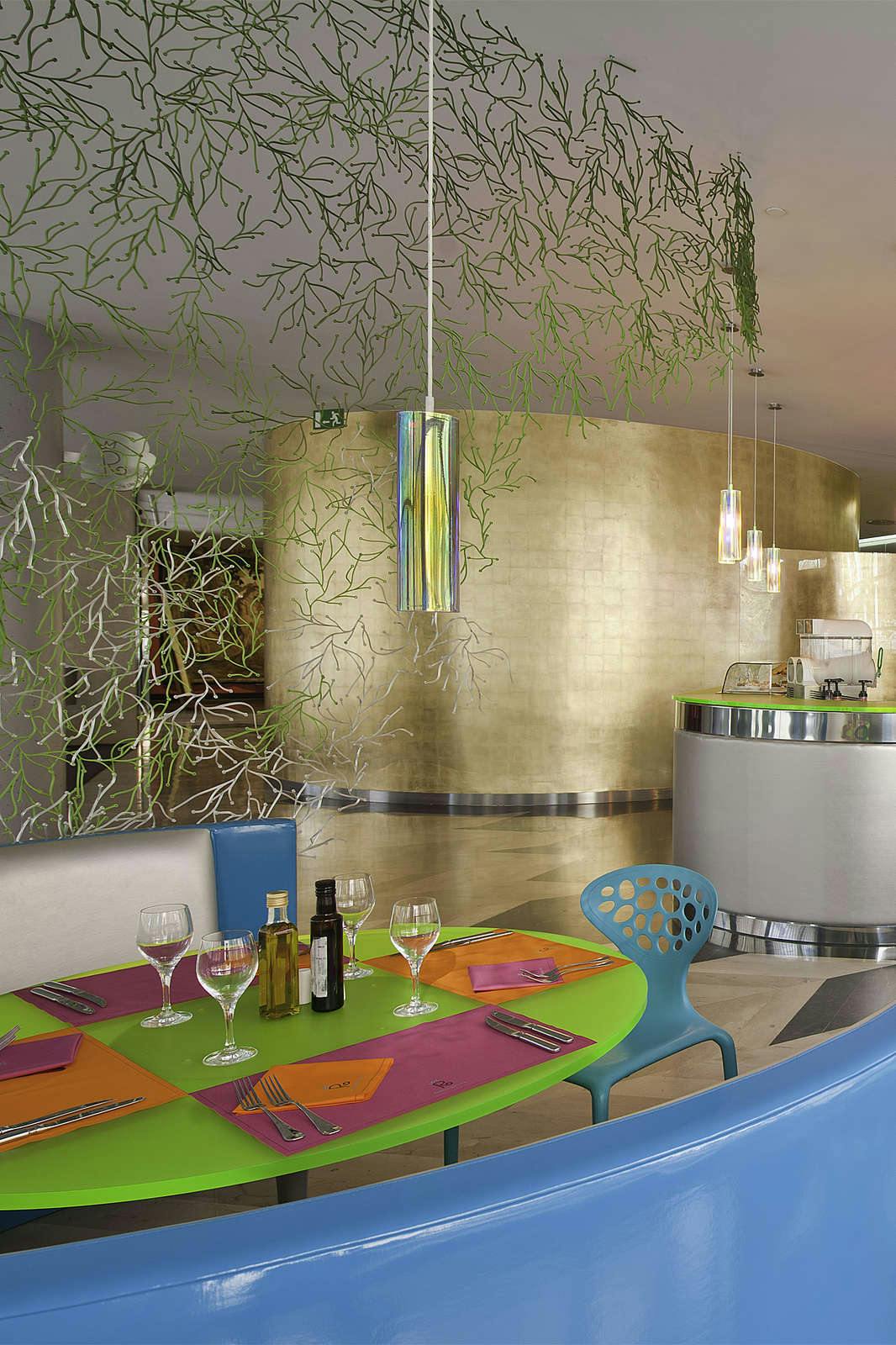 Hotel Reina Petronila photo 3