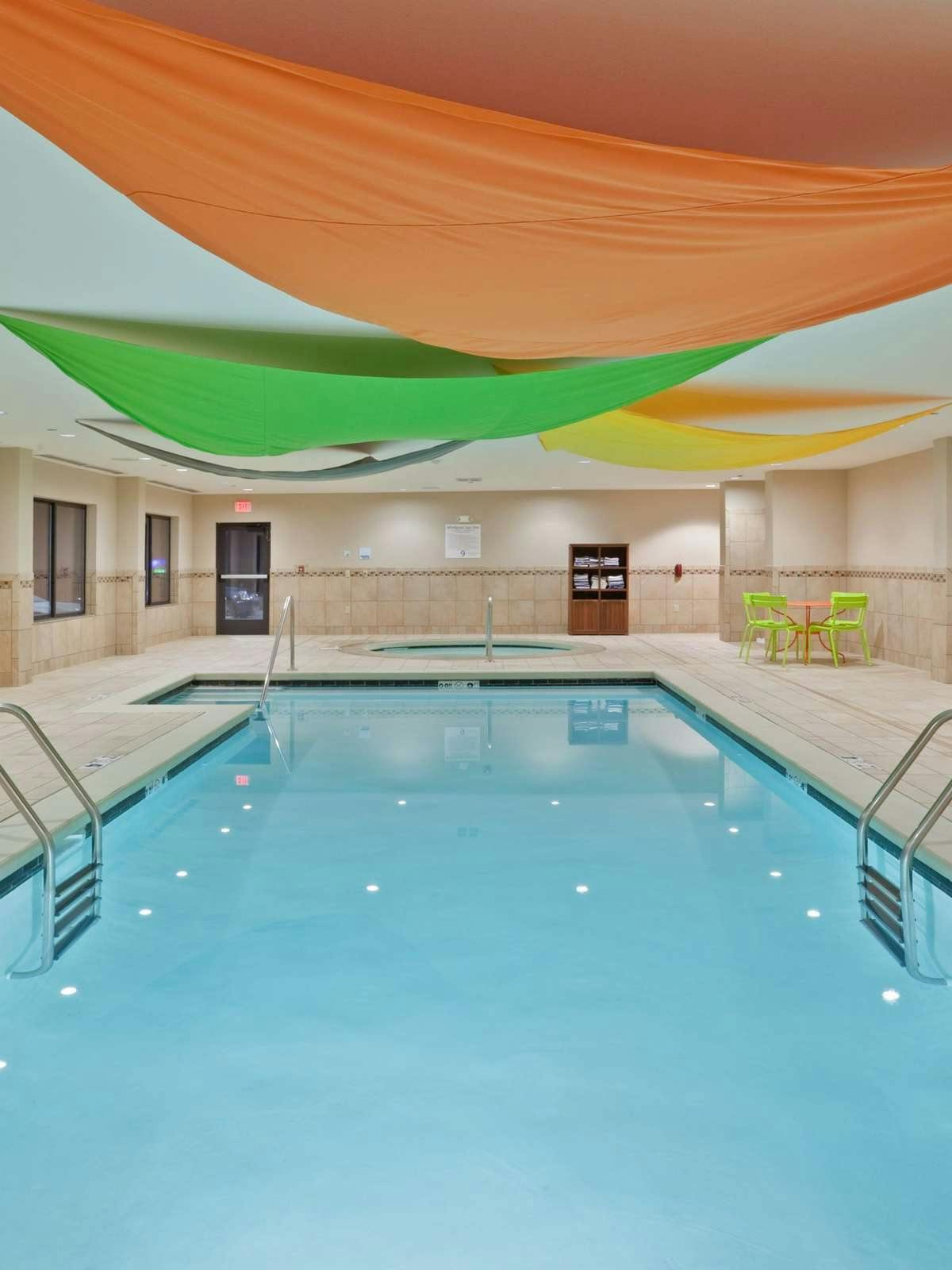 Hotel Holiday Inn Express Hotel & Suites Hays photo 5