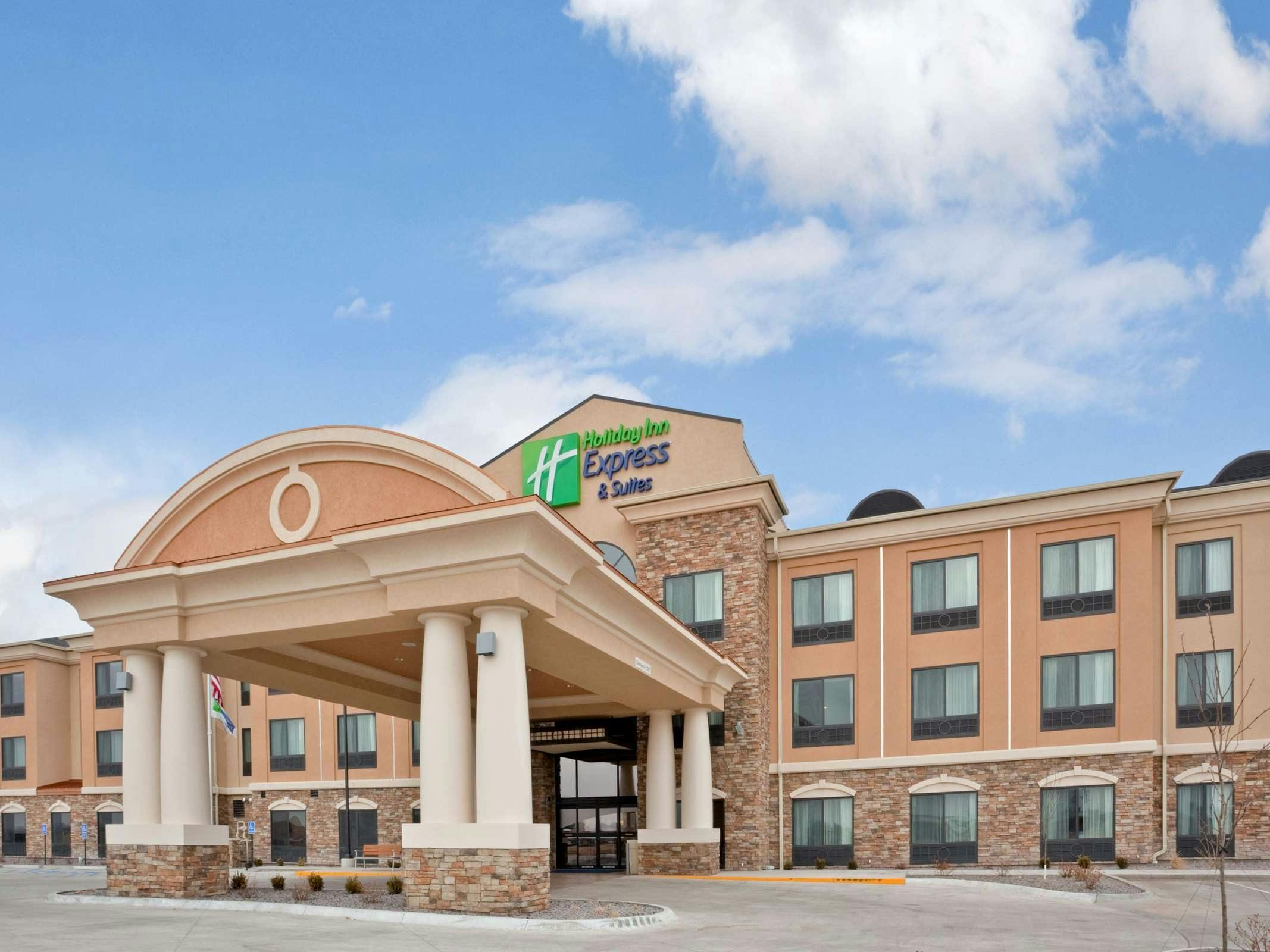 Holiday Inn Express Hotel & Suites Hays