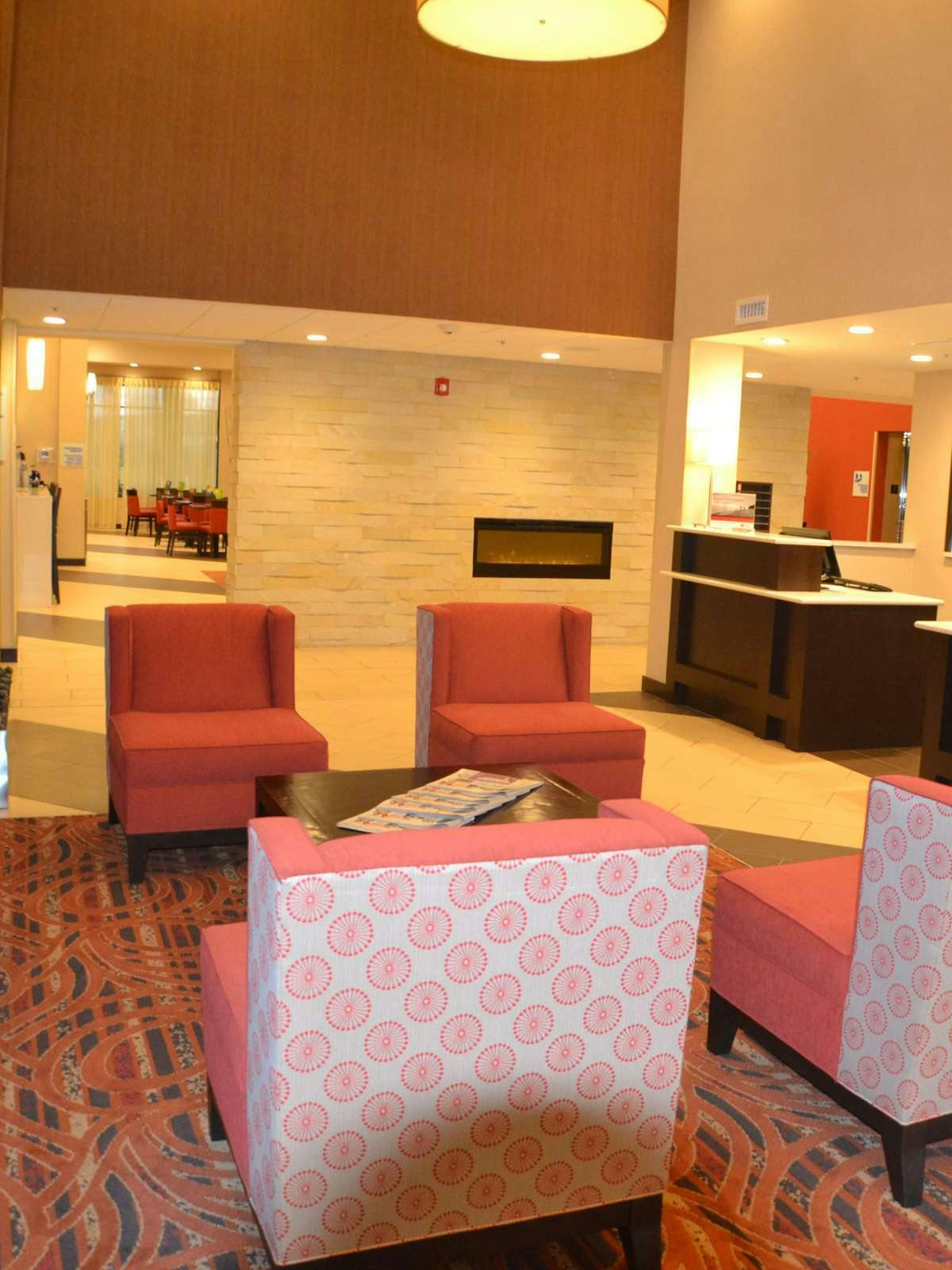 Hotel Holiday Inn Express & Suites Indianapolis W - Airport Area photo 4