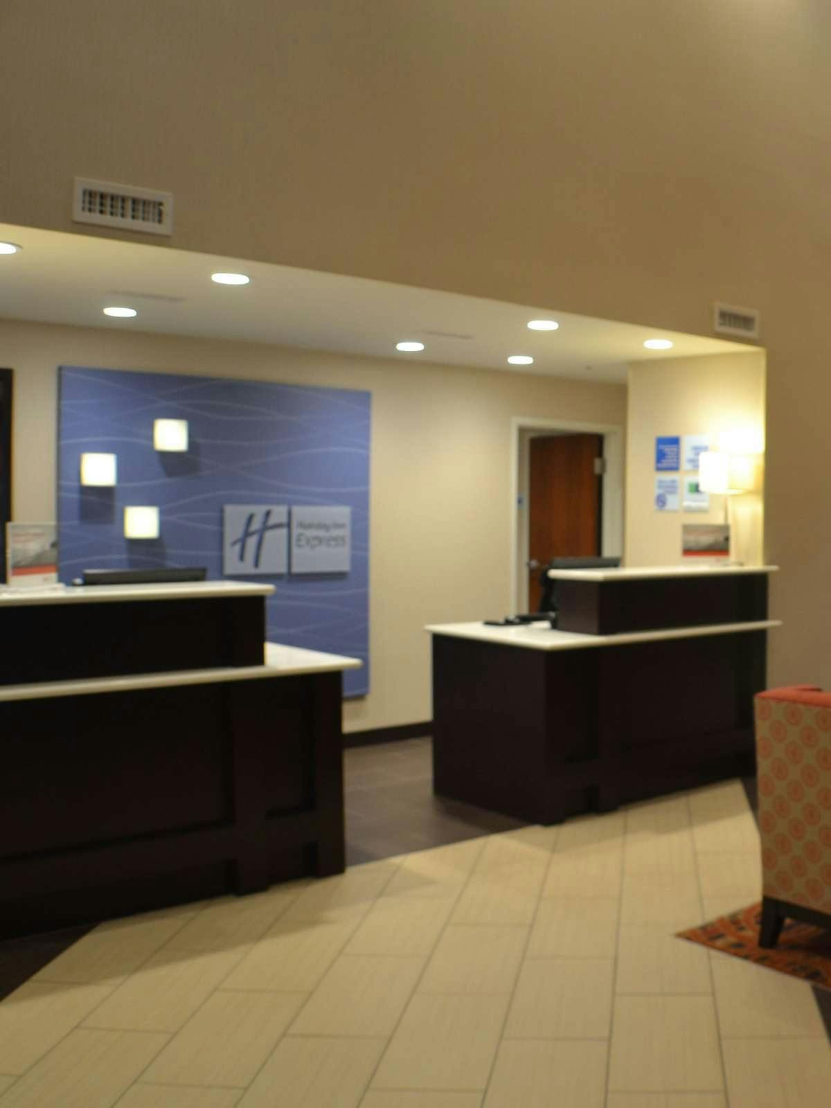 Hotel Holiday Inn Express & Suites Indianapolis W - Airport Area photo 5