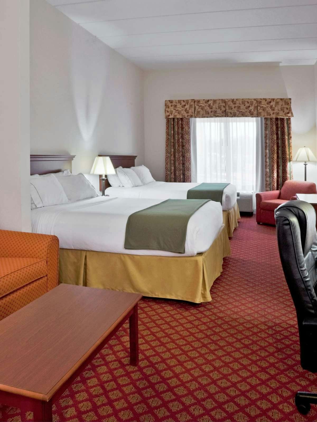 Hotel Holiday Inn Express Hotel & Suites Inverness photo 1