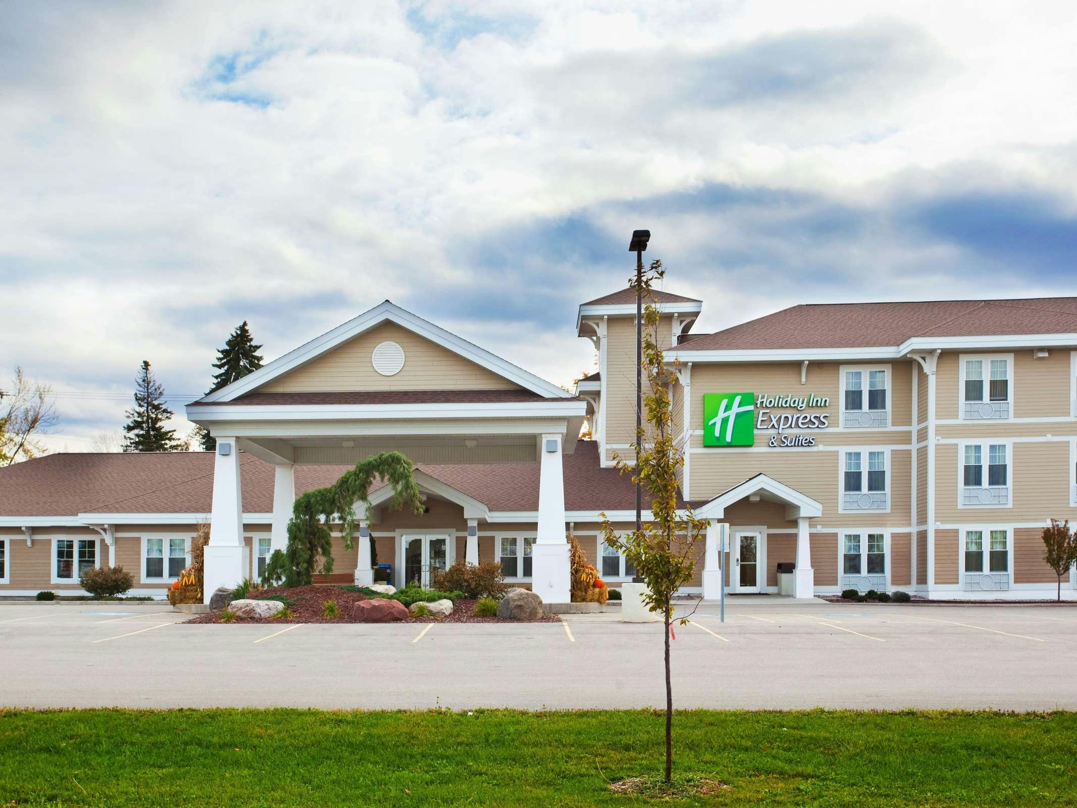 Holiday Inn Express Hotel & Suites Iron Mountain