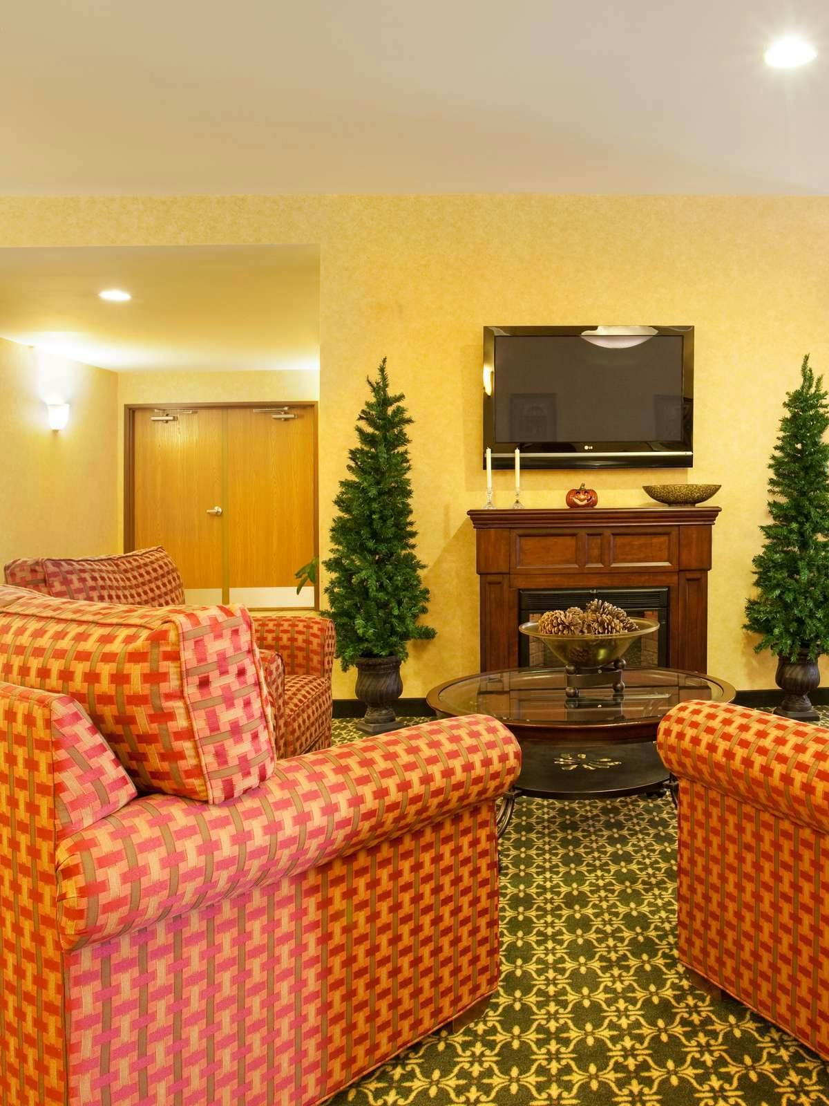 Hotel Holiday Inn Express Hotel & Suites Iron Mountain photo 3