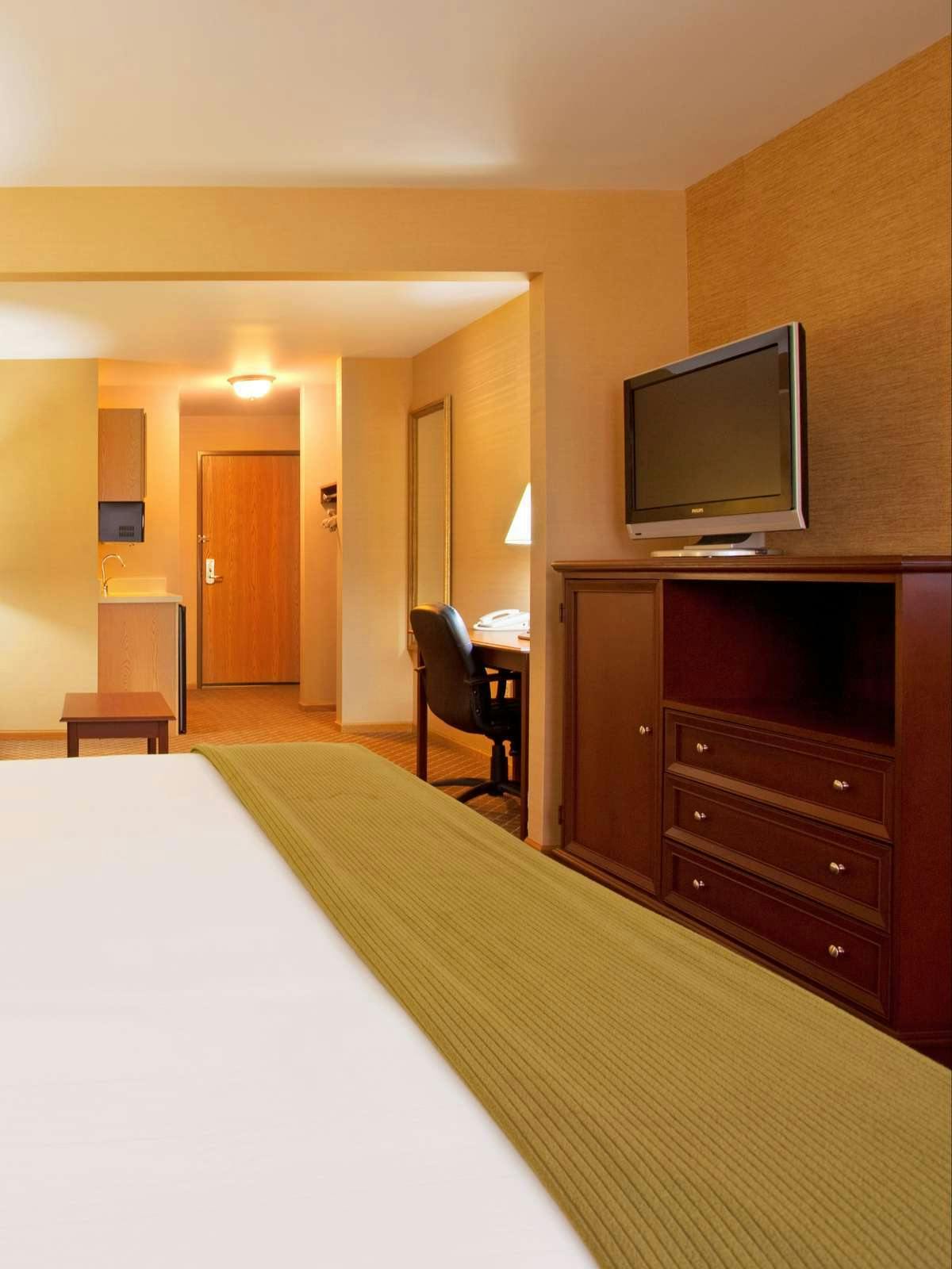 Hotel Holiday Inn Express Hotel & Suites Iron Mountain photo 2