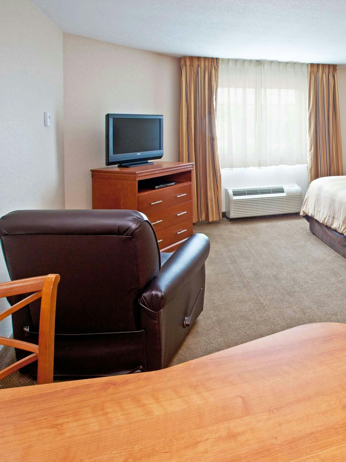 Hotel Candlewood Suites Lexington photo 2