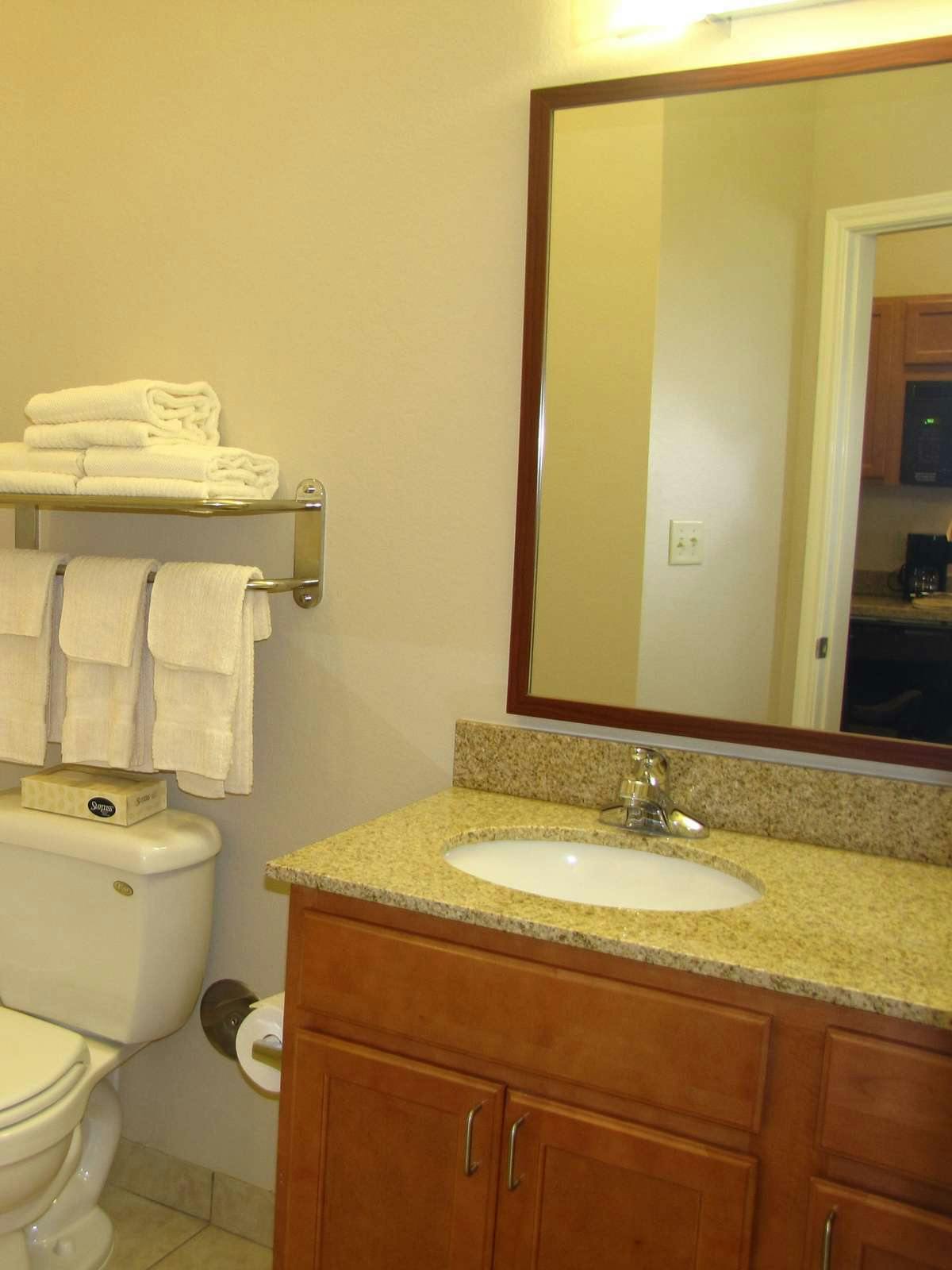 Hotel Candlewood Suites Longview photo 2