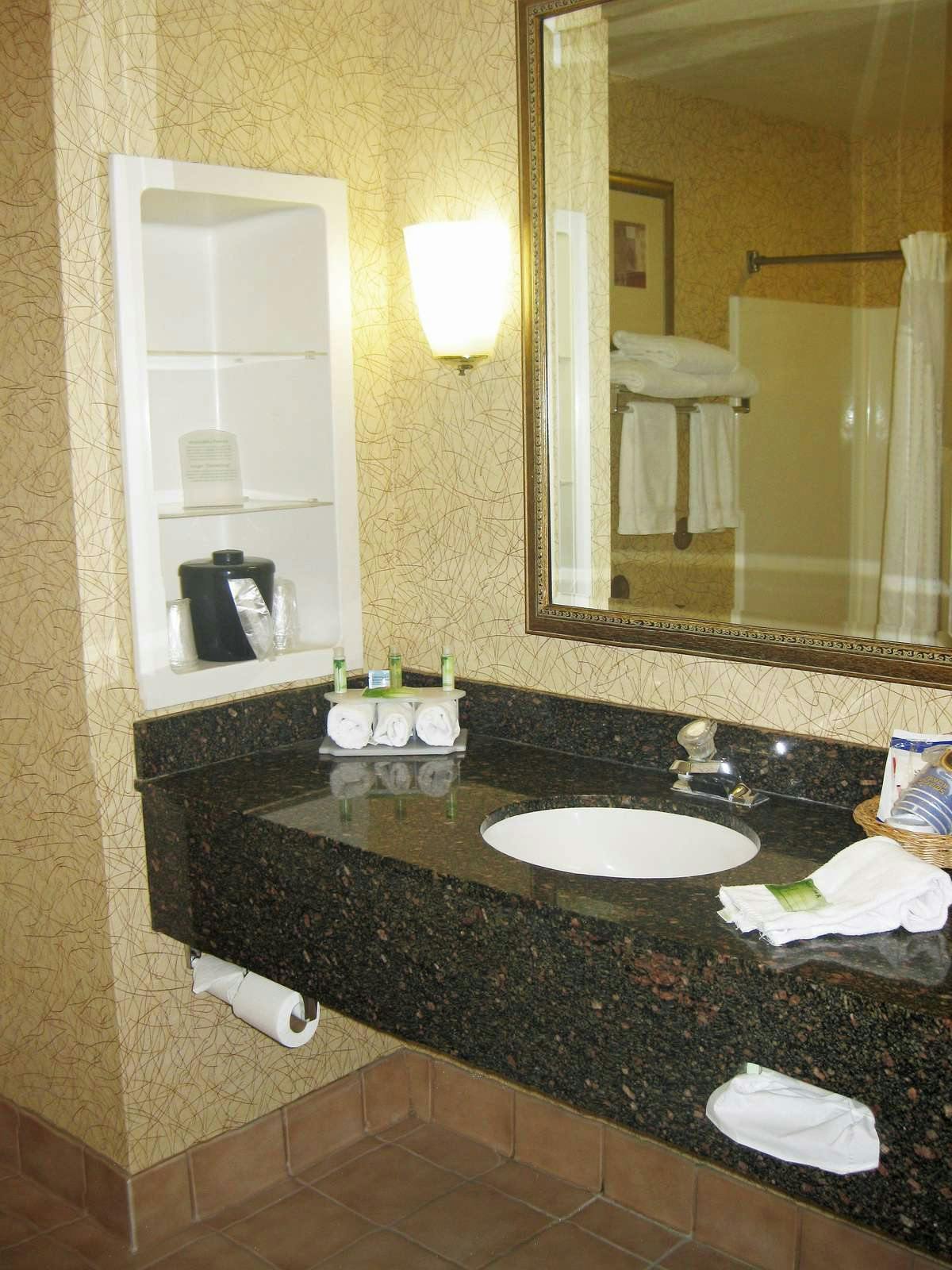 Hotel Holiday Inn Express Hotel & Suites Idaho Falls photo 3