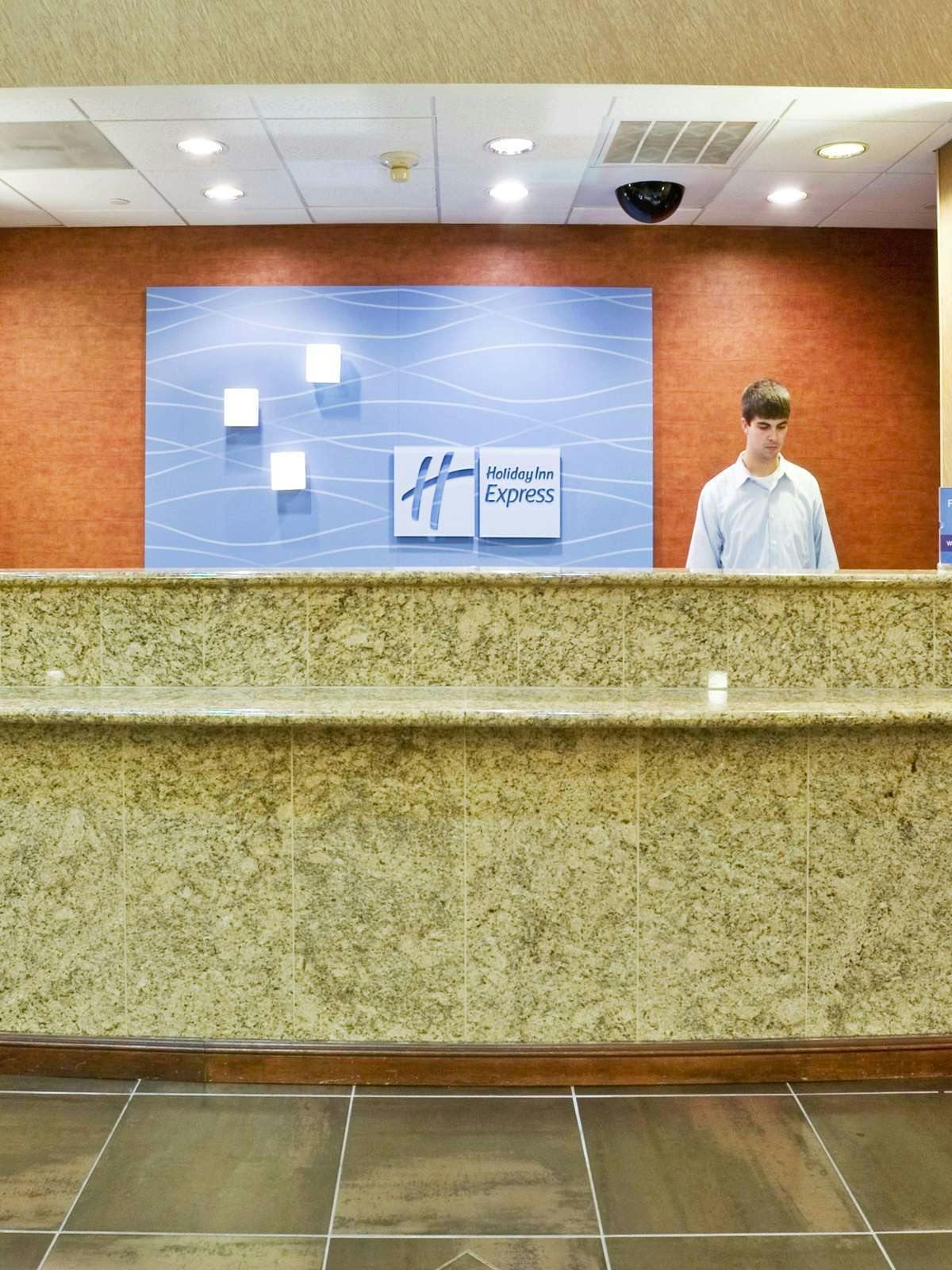 Hotel Holiday Inn Express Hotel & Suites Irving Convention Center photo 5