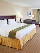 Hotel Holiday Inn Express & Suites Fresno (River Park) Hwy 41 photo 1