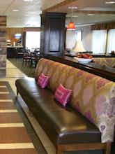 Hotel Holiday Inn Express & Suites Columbus Southeast photo 4