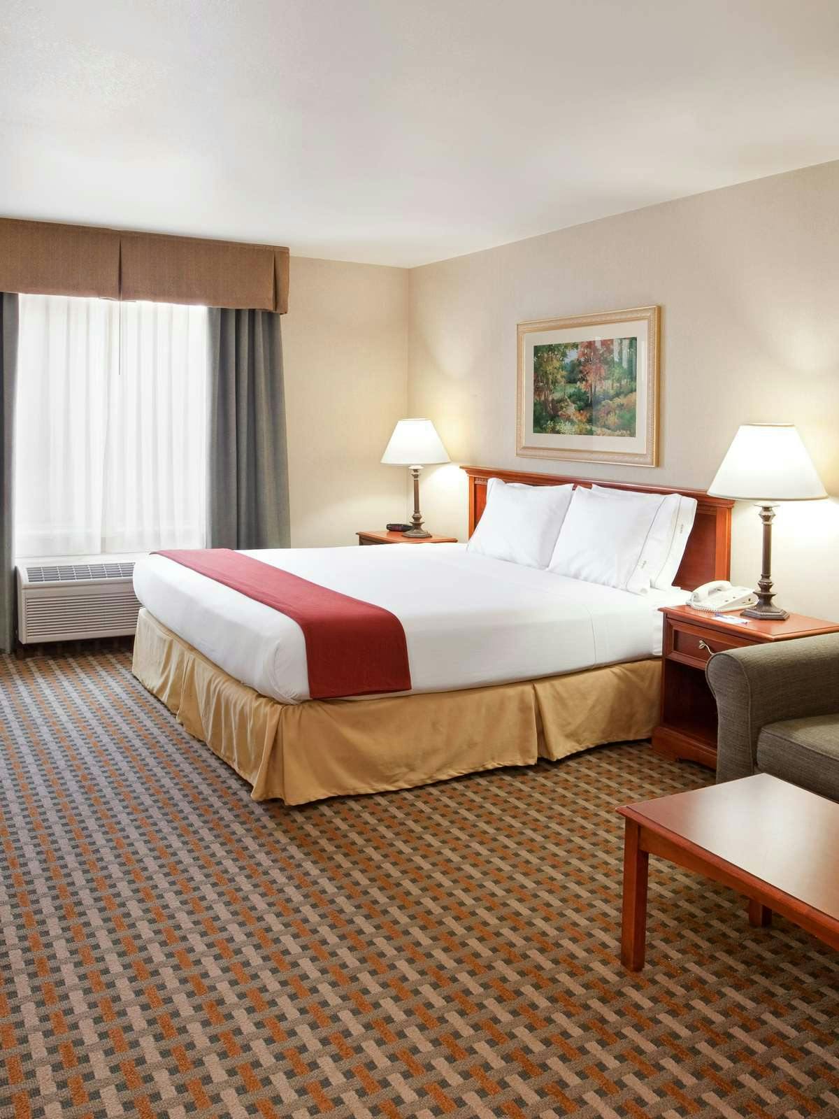 Hotel Holiday Inn Express & Suites Columbus Southeast photo 1