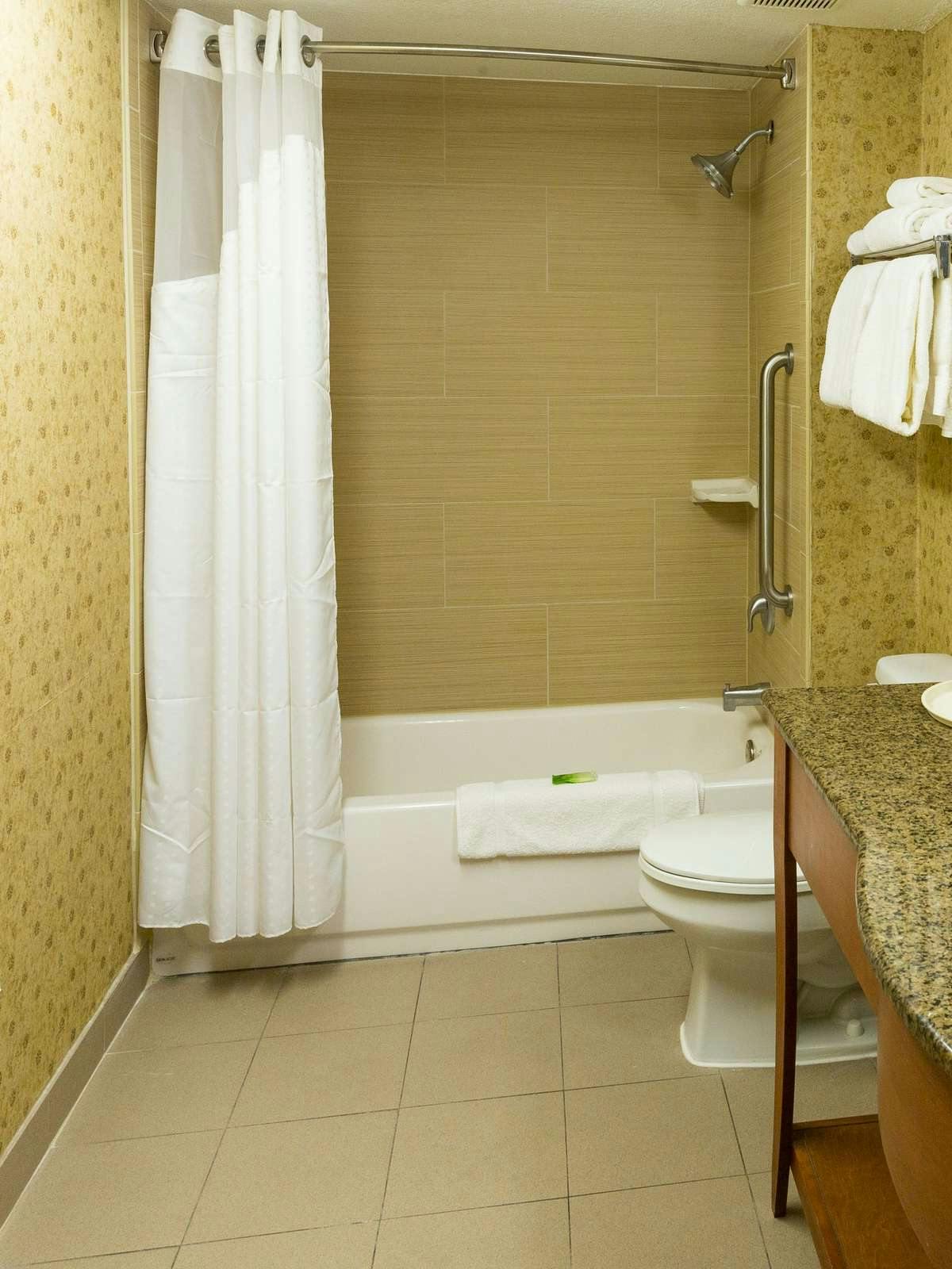 Hotel Holiday Inn Express & Suites Jacksonville Airport photo 3