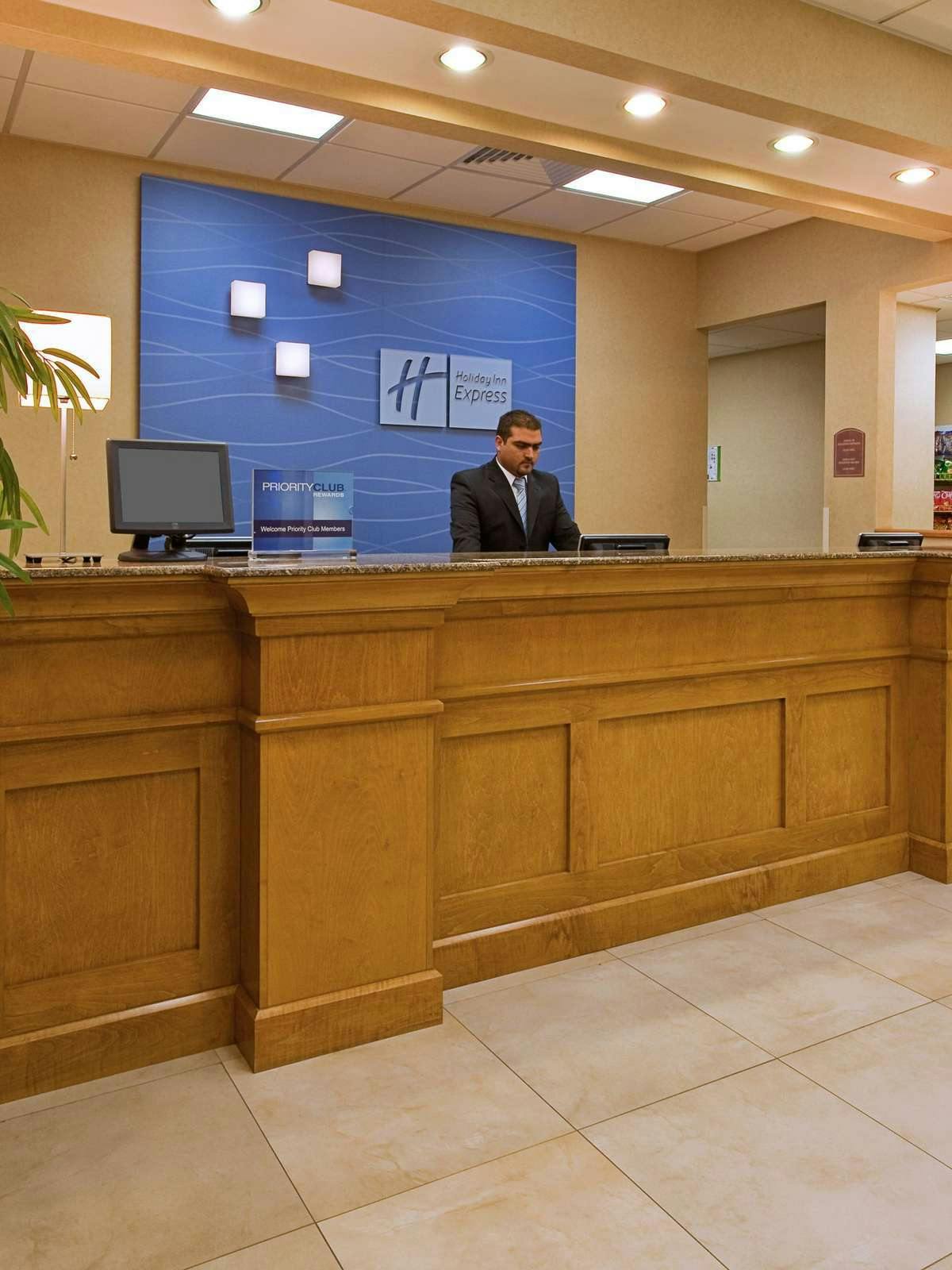 Hotel Holiday Inn Express & Suites Ciudad Juarez - Las Misiones photo 3
