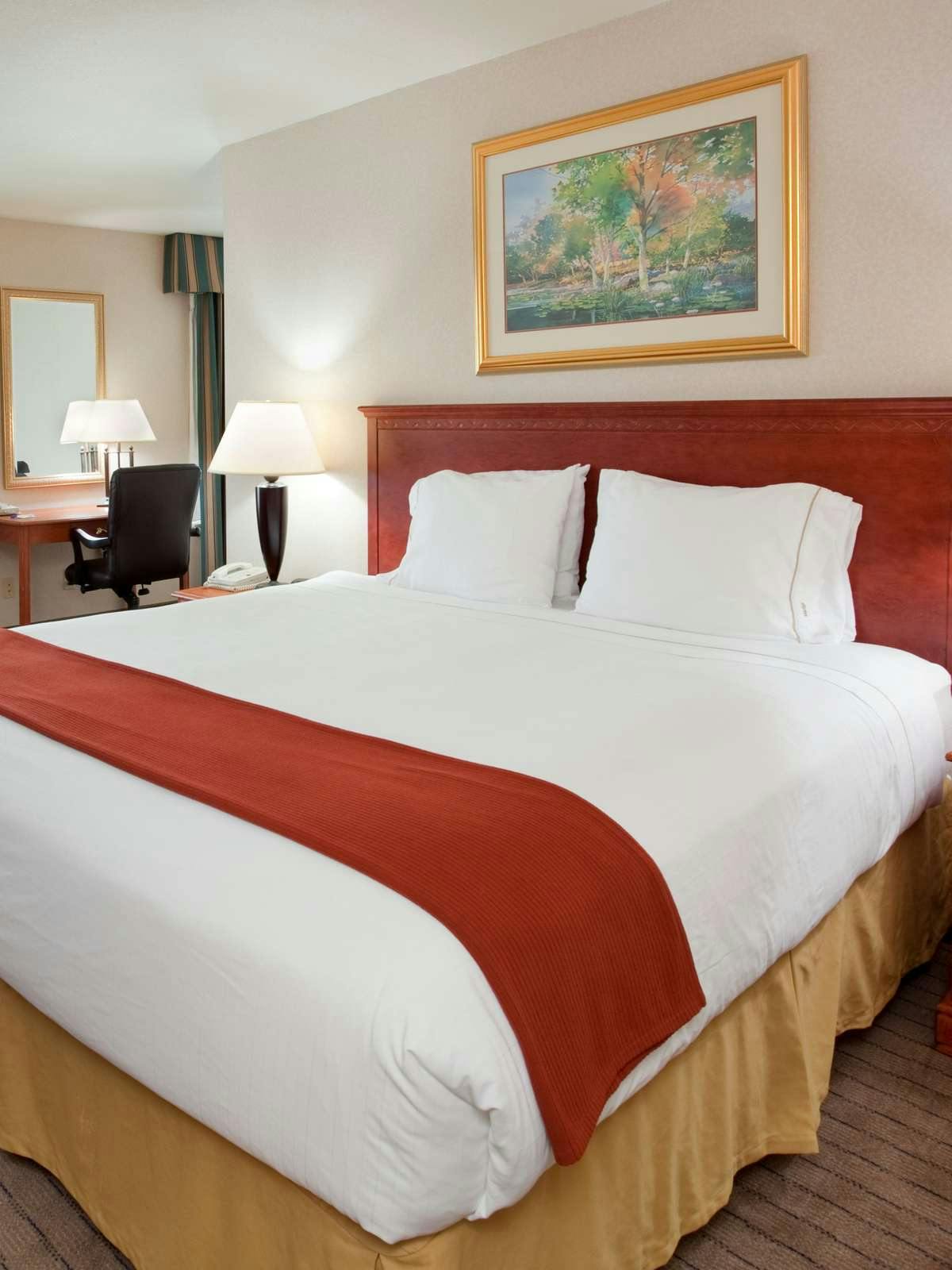 Hotel Holiday Inn Express Hotel & Suites Lawrence photo 1