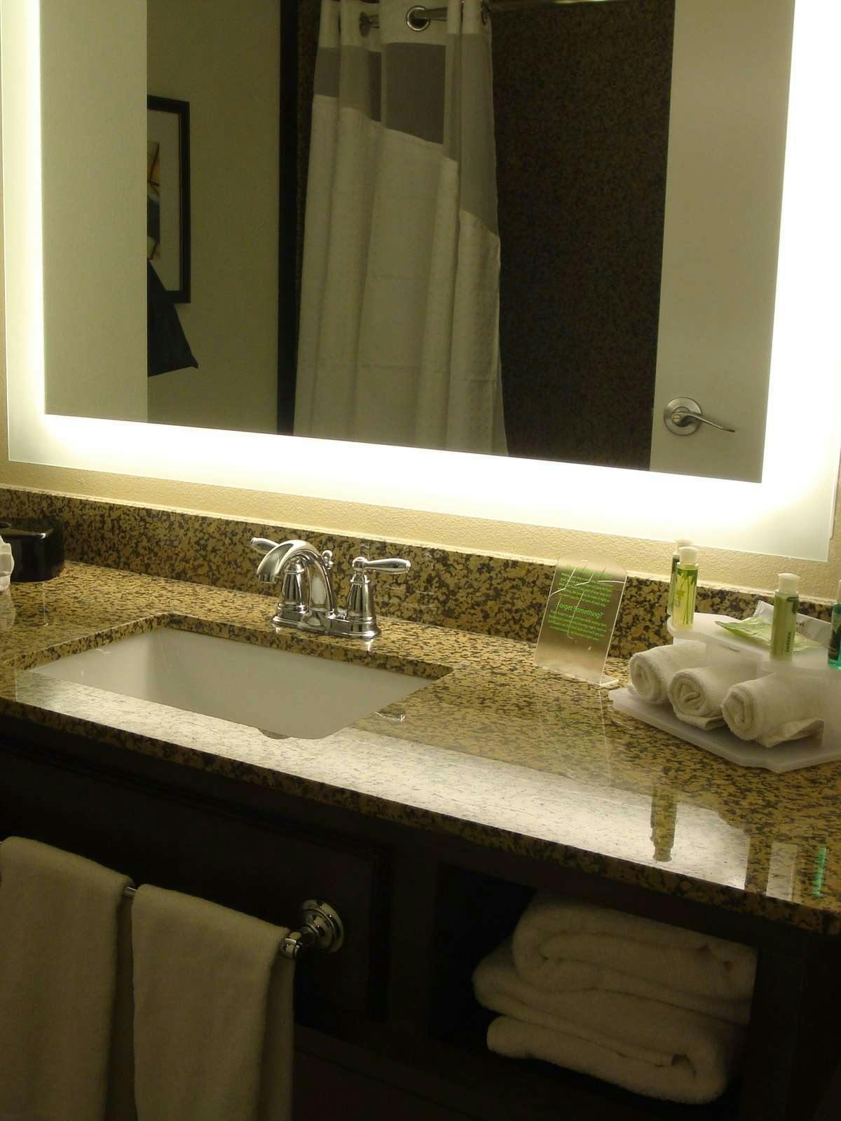 Hotel Holiday Inn Express & Suites Pocatello photo 1