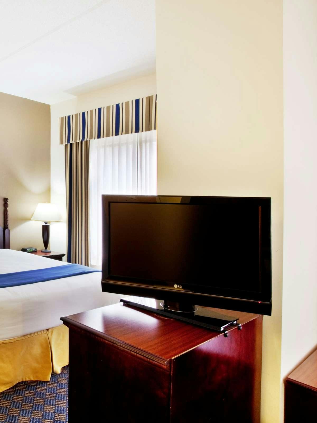 Hotel Holiday Inn Express Hotel & Suites Lawrenceville photo 2