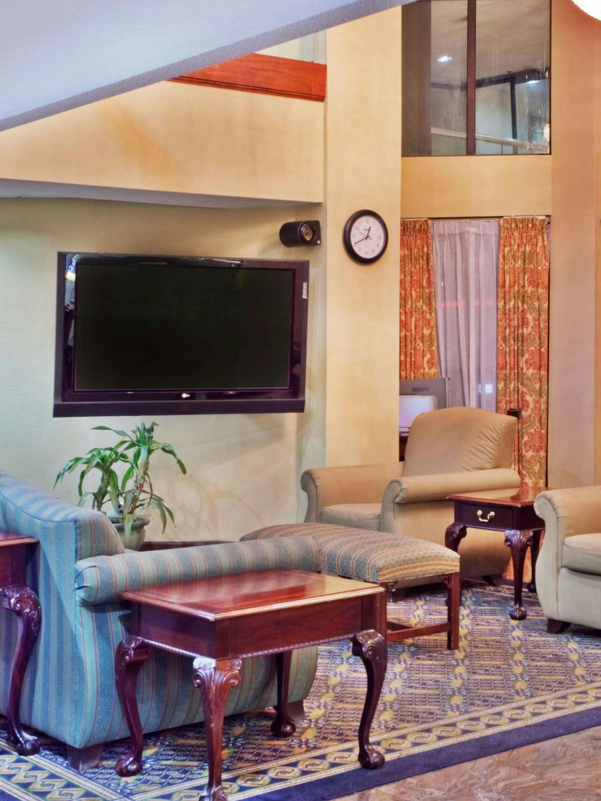 Hotel Holiday Inn Express Hotel & Suites Lawrenceville photo 3