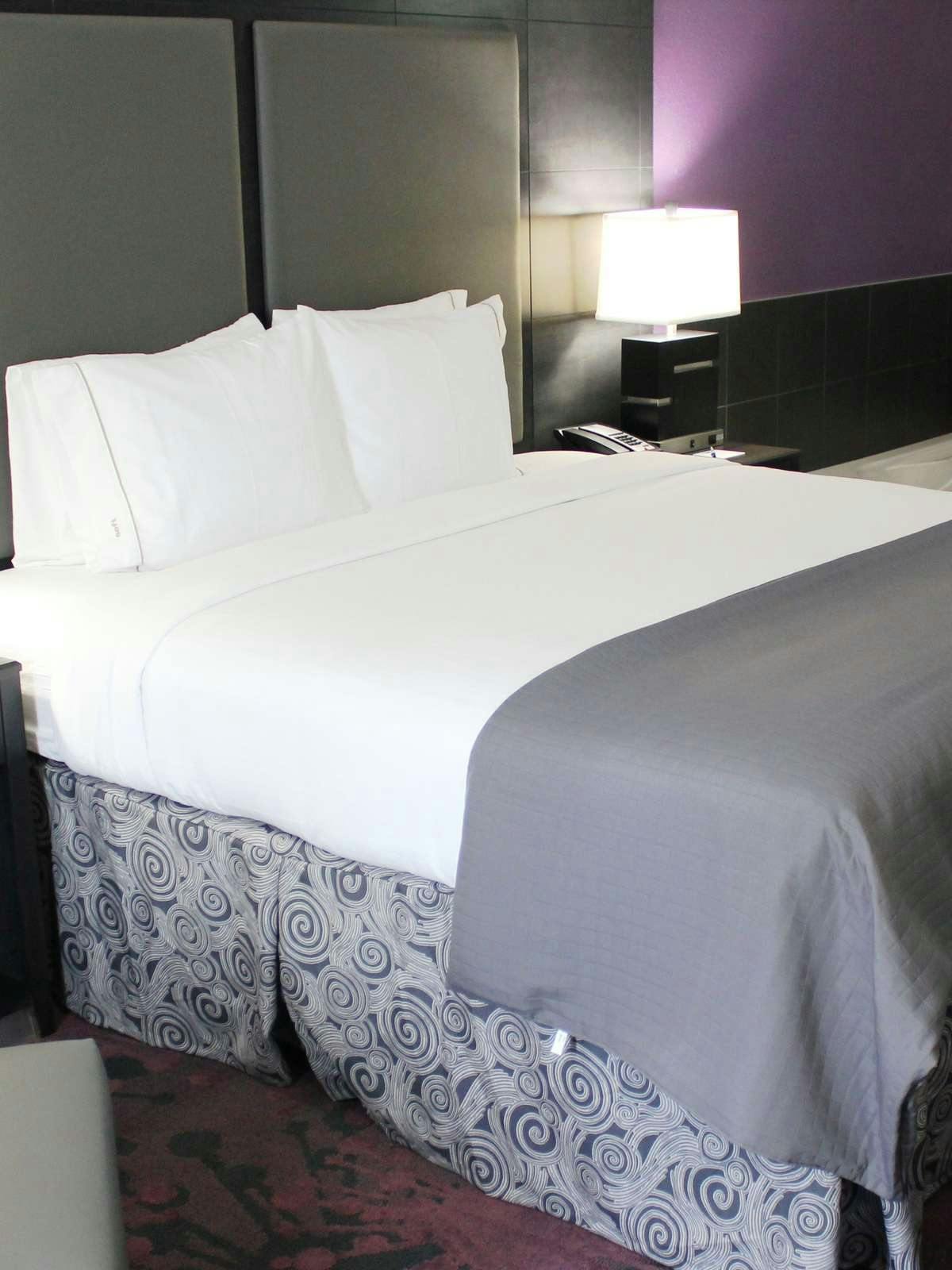 Hotel Holiday Inn Express & Suites Columbus - Polaris Parkway photo 1